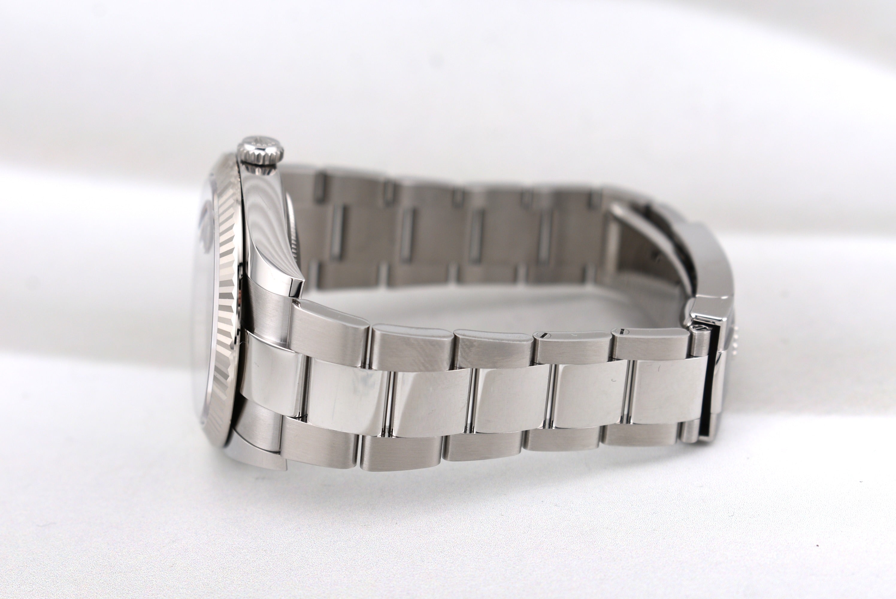 Rolex Datejust 41 Bright Blue Roman Oyster Band 126334 2026