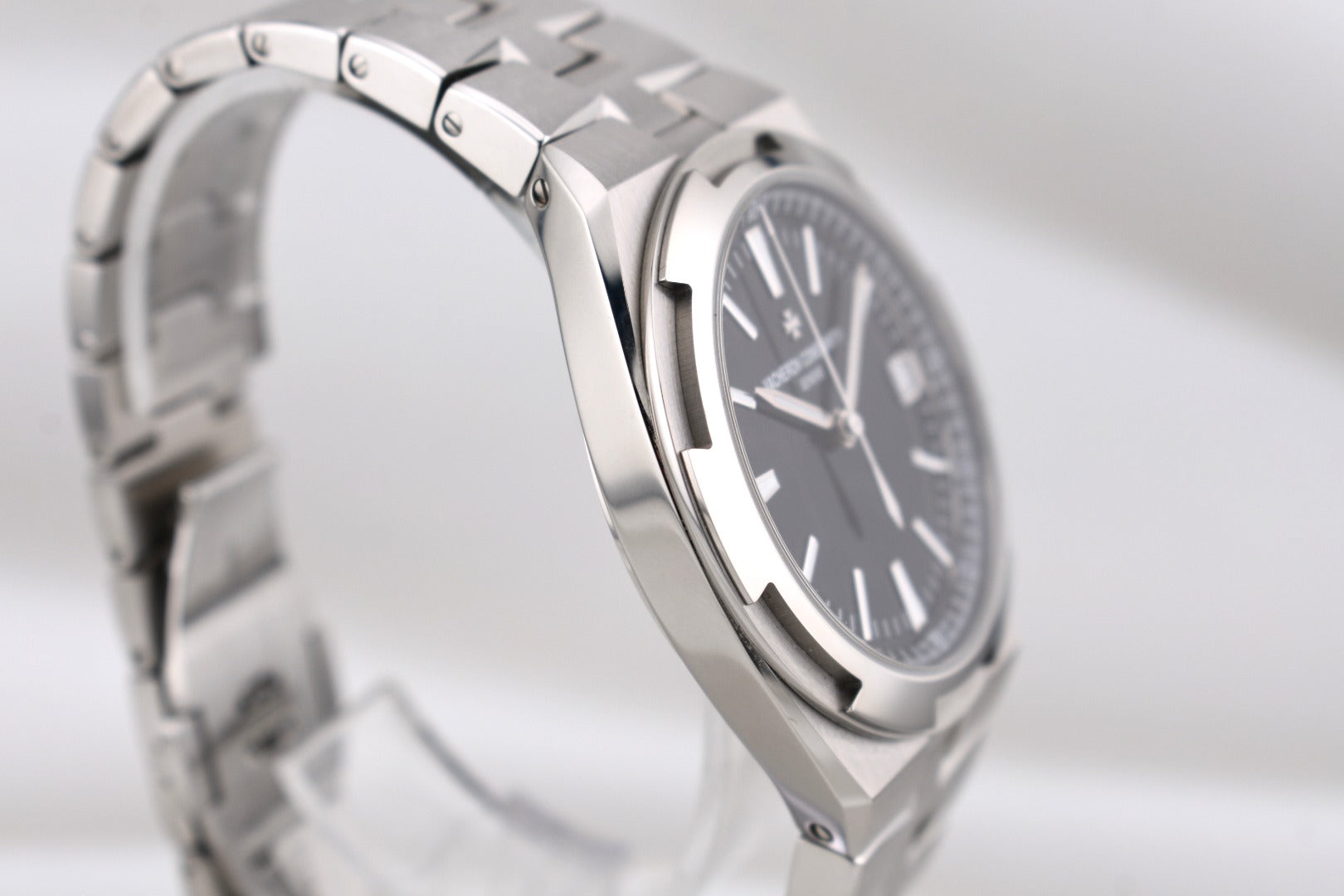 Vacheron Constantin Overseas Black Dial 4520V/210A-B483 2025