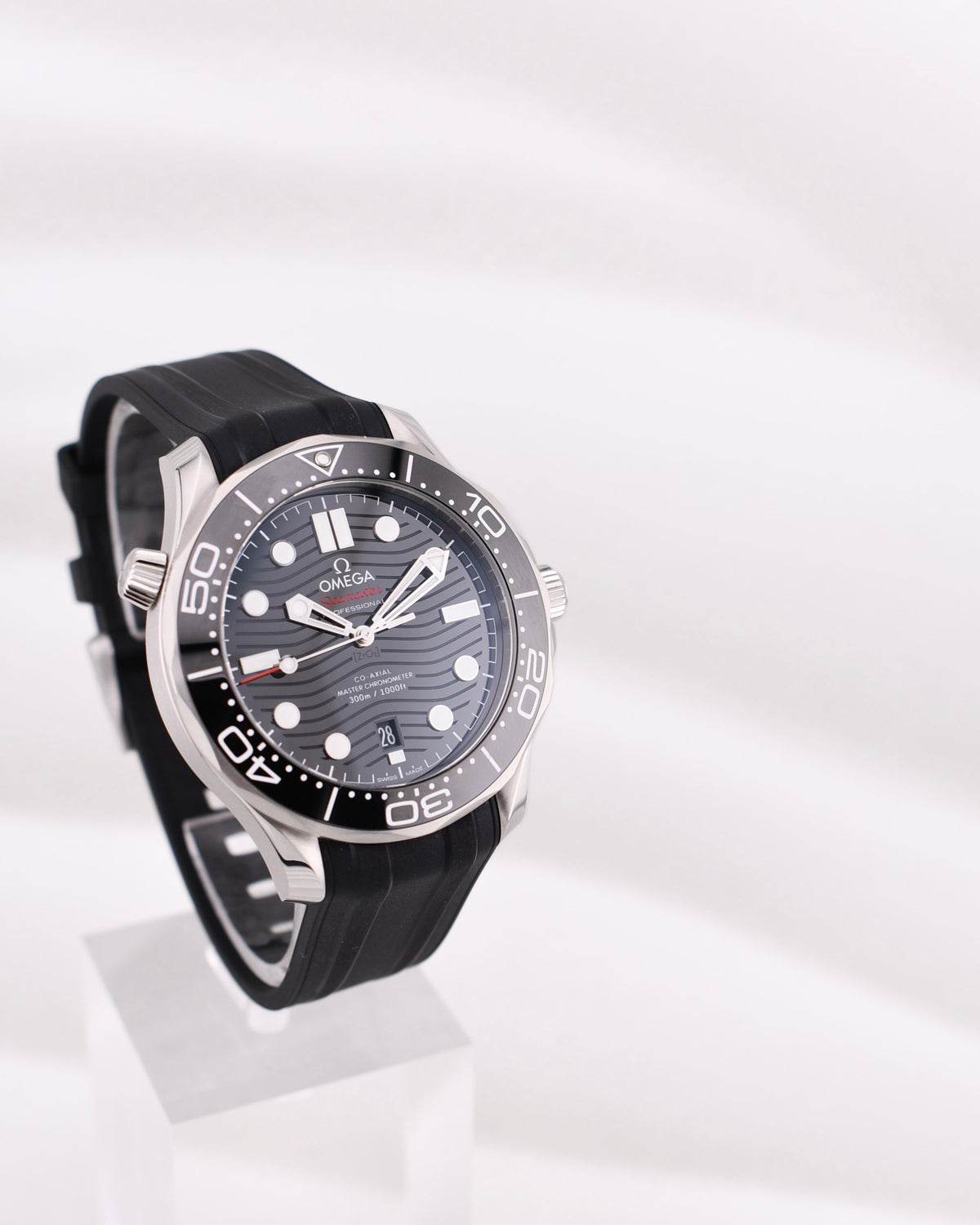 Omega Seamaster 300m Black Dial Rubber Band 210.32.42.20.01.001 2026