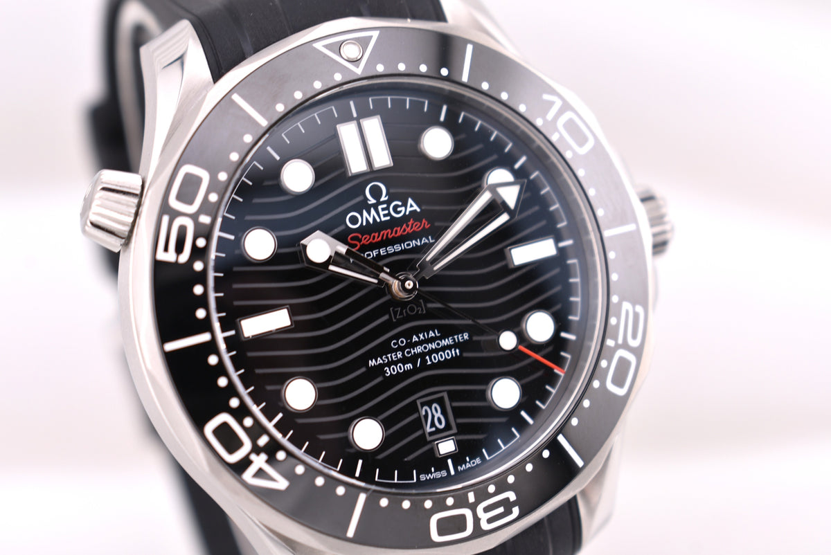 Omega Seamaster 300m Black Dial Rubber Band 210.32.42.20.01.001 2026
