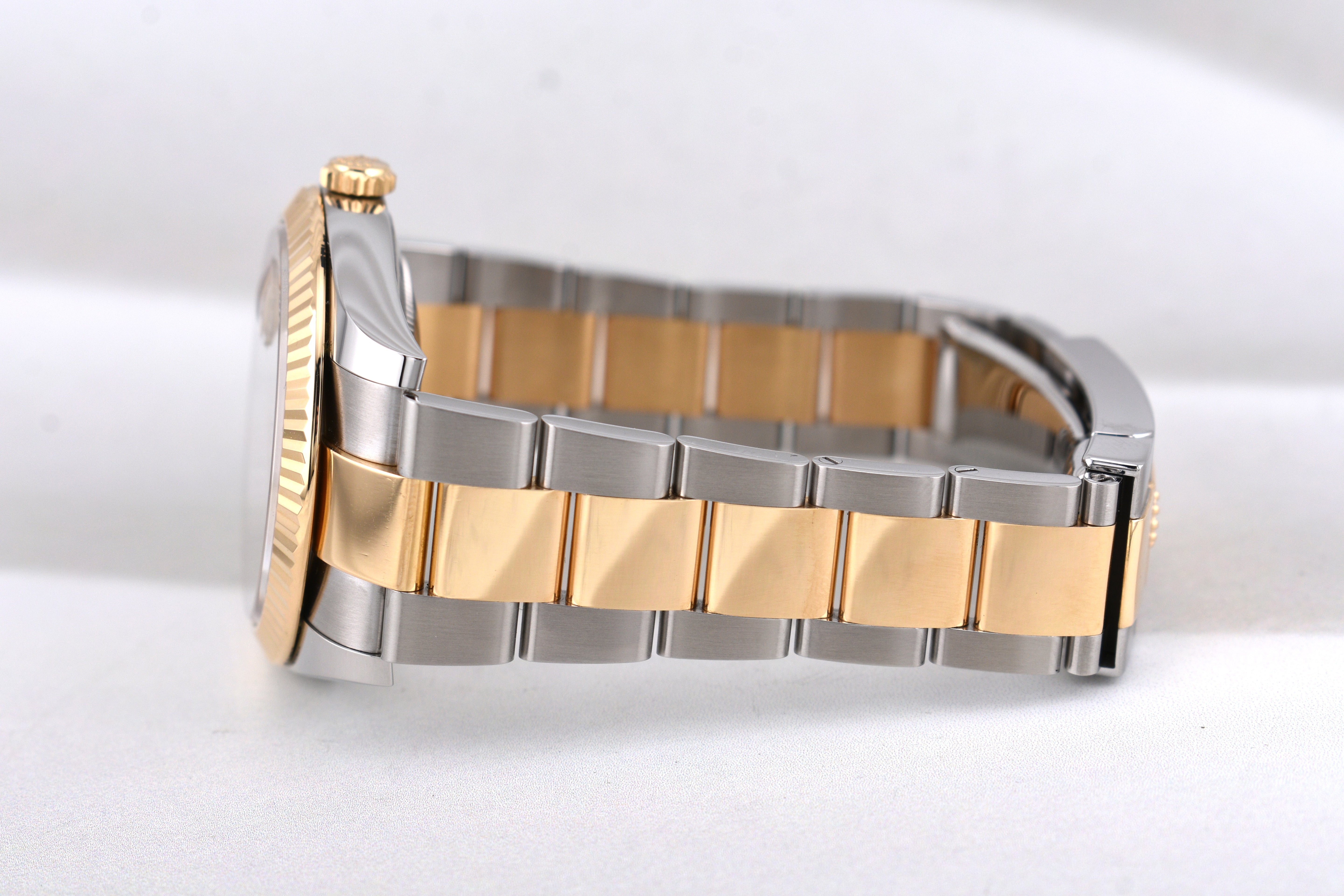 Rolex Datejust 41 Champagne Dial Oyster Band 126333 2025