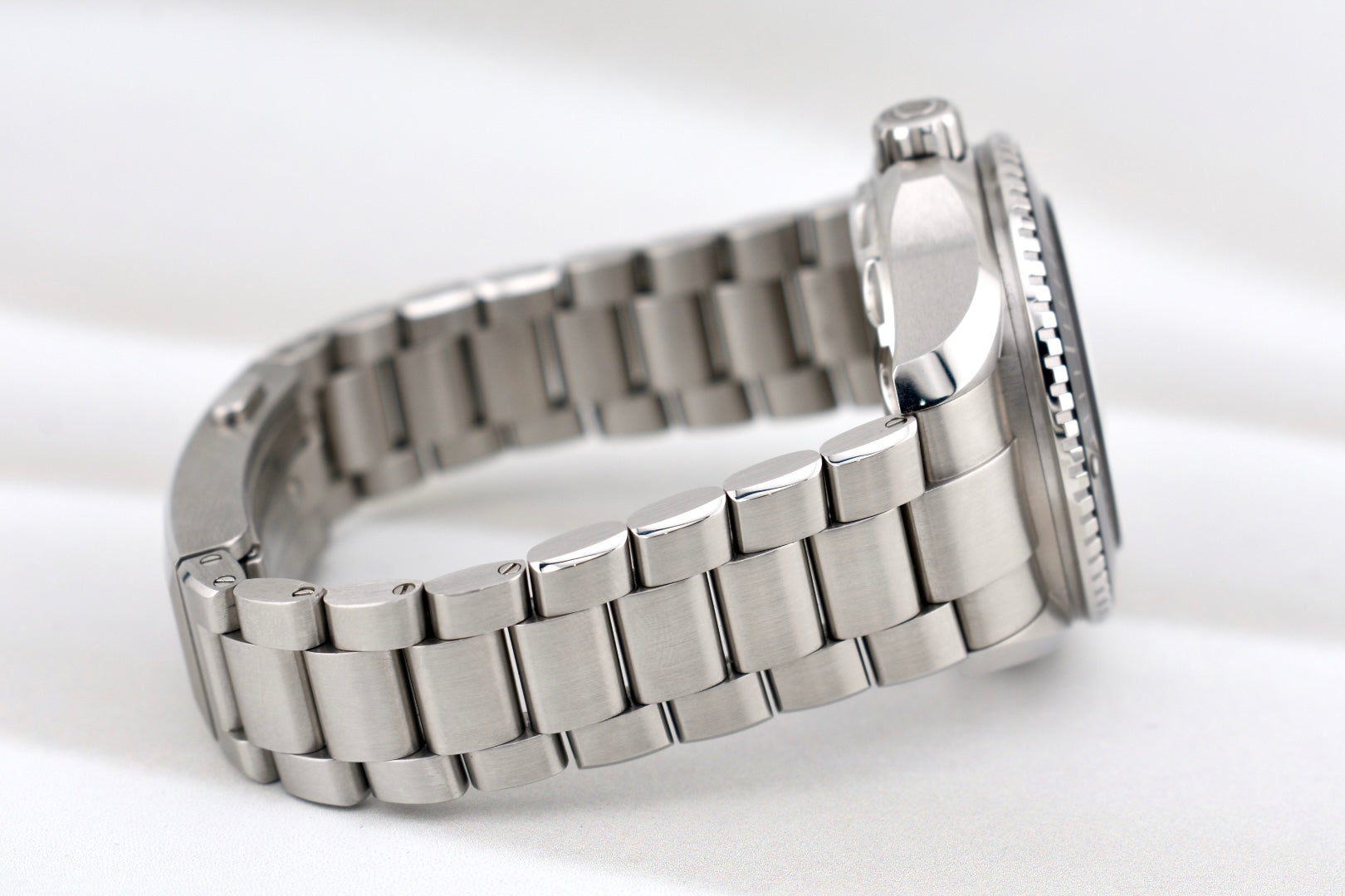 Omega Seamaster Ultra Deep 6000M Planet Ocean 215.30.46.21.03.001 2023