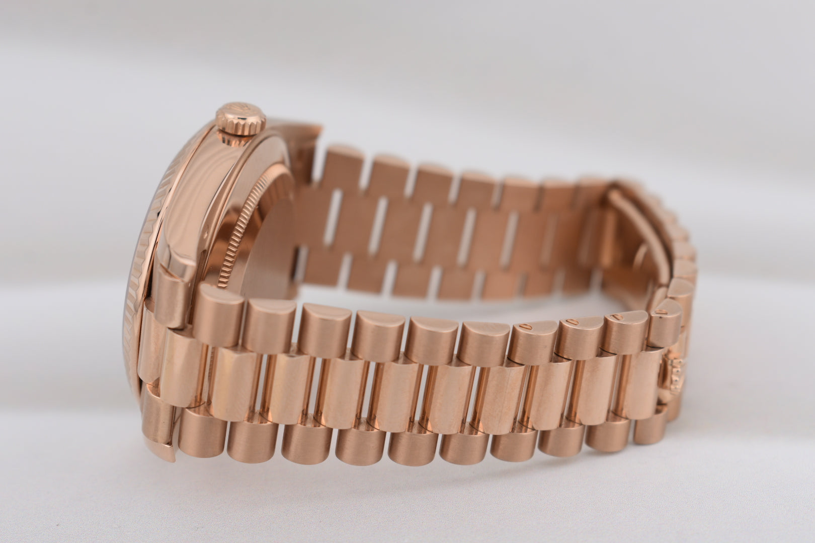 Rolex Day Date 40 Olive Dial Everose Gold 228235 2024