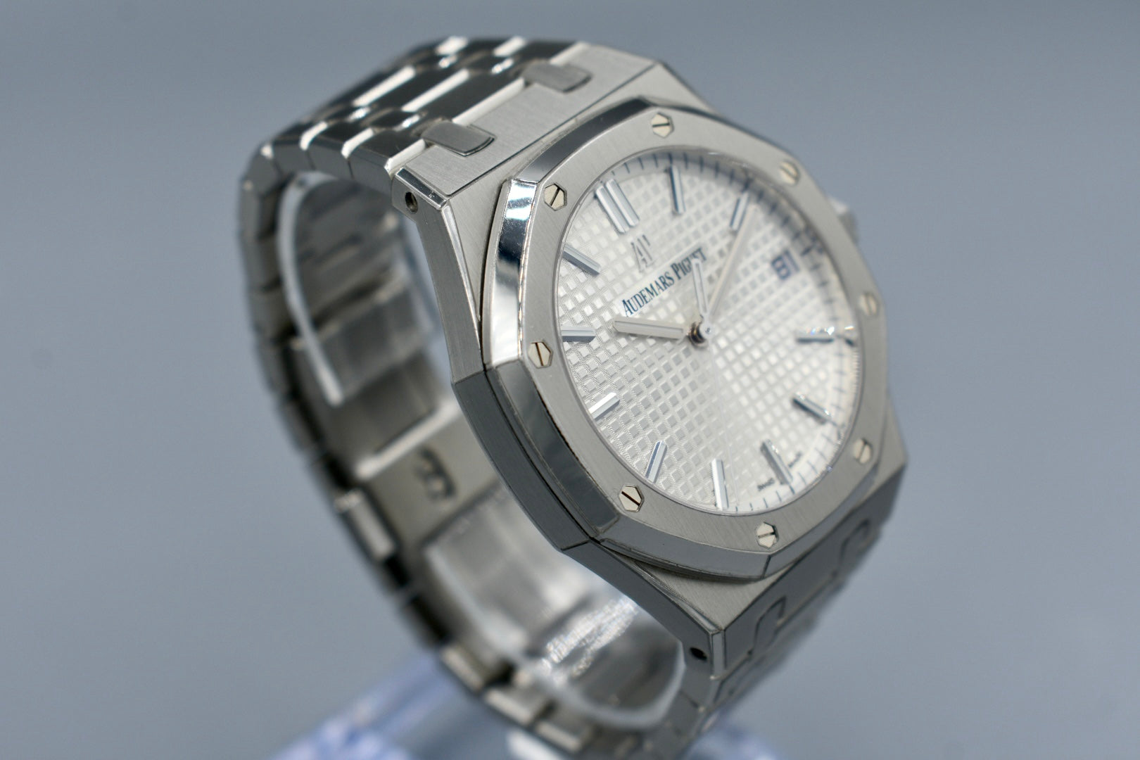 Audemars Piguet Royal Oak 41mm Silver Dial 15500ST 2022