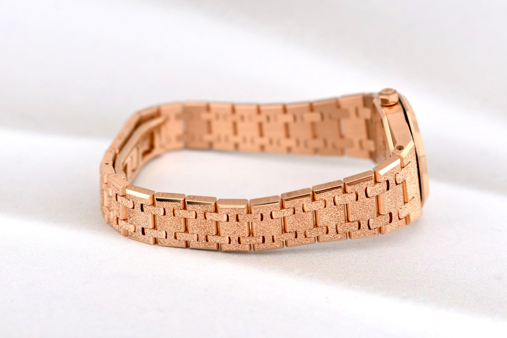 Audemars Piguet Mini Royal Oak Frosted Pink Gold 67630OR 2025