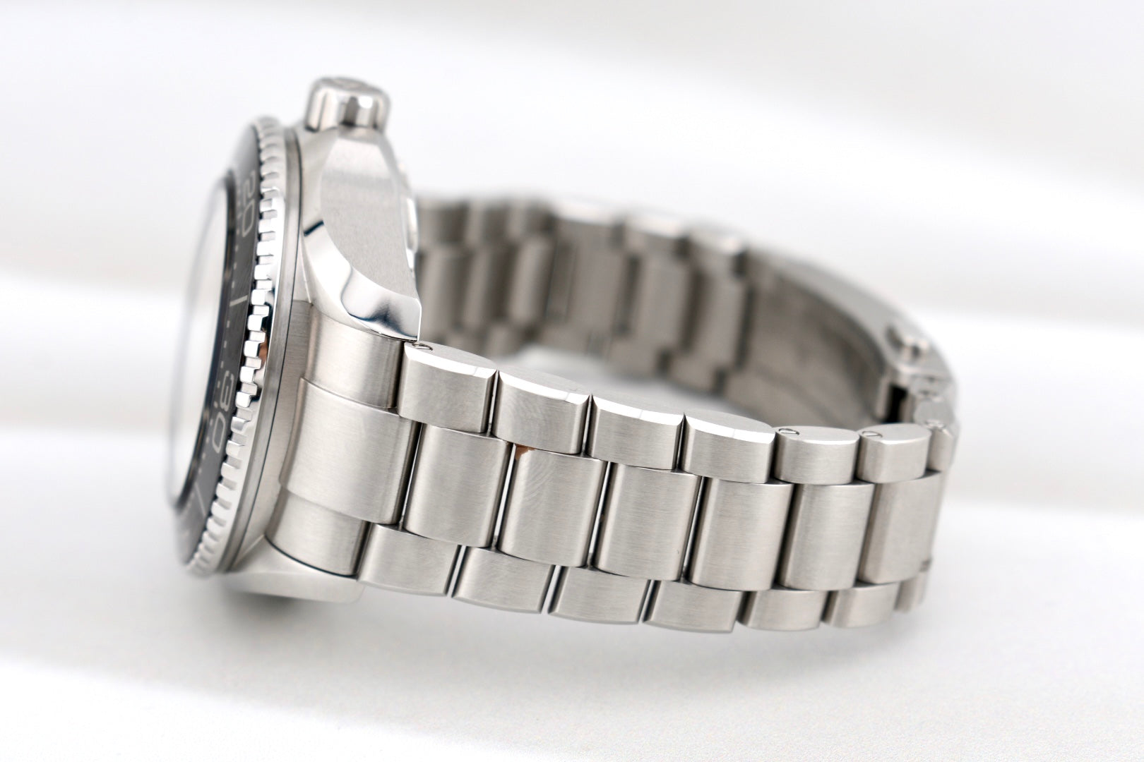 Omega Seamaster Ultra Deep 6000M Planet Ocean 215.30.46.21.03.001 2023