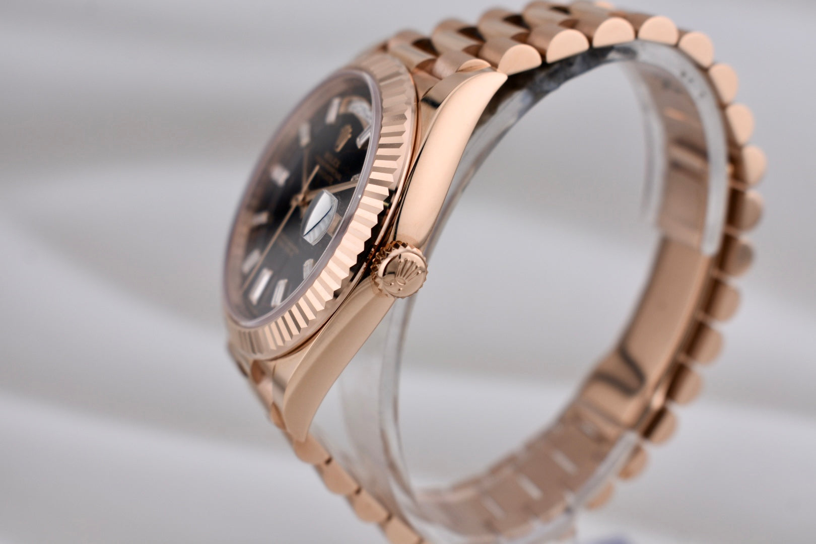 Rolex Day Date 40 Eisenkiesel Baguette Diamond Dial Everose Gold 228235
