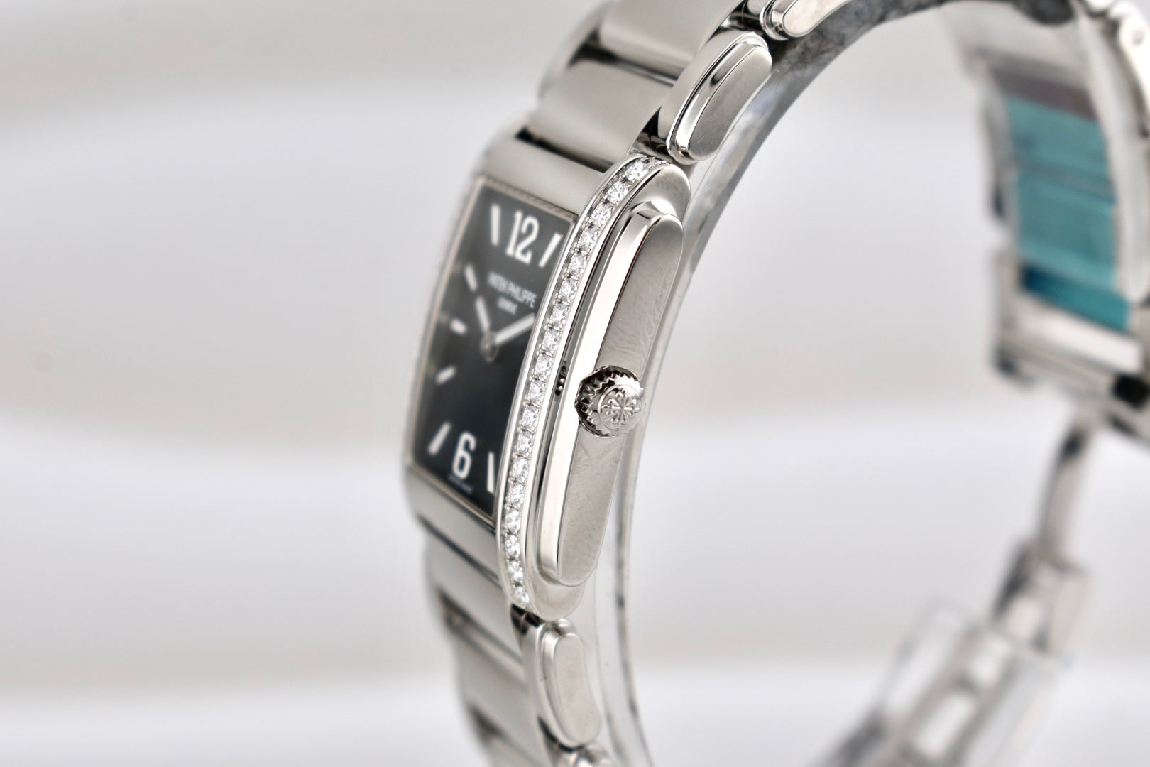 Patek Philippe Twenty~4 Diamond Olive Green Dial 4910/1200A-011 2025