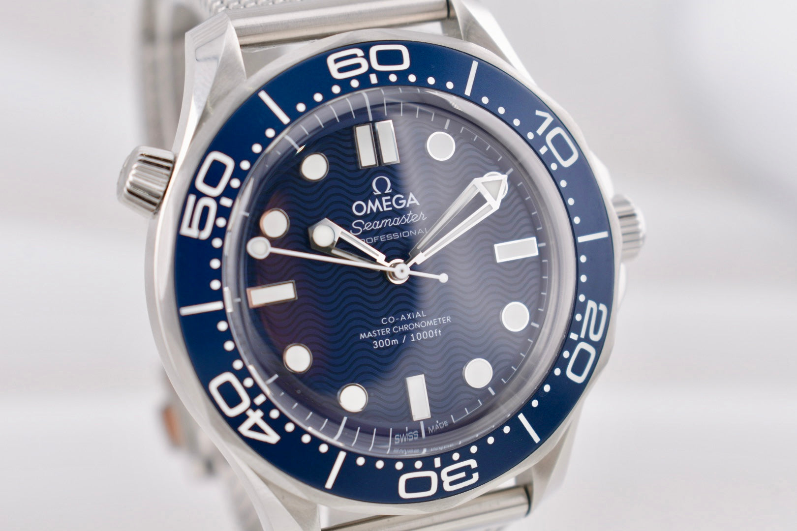 Omega Seamaster Diver 300M James Bond 007 60th Anniversary Edition 210.30.42.20.03.002 2025