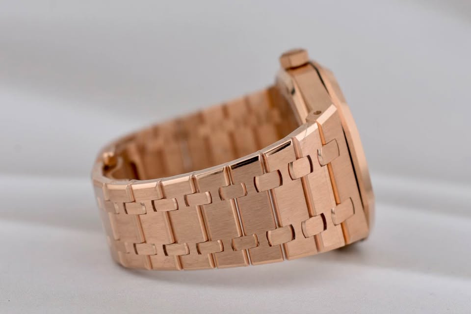 Audemars Piguet Royal Oak Black Dial Rose Gold 15510OR 2023