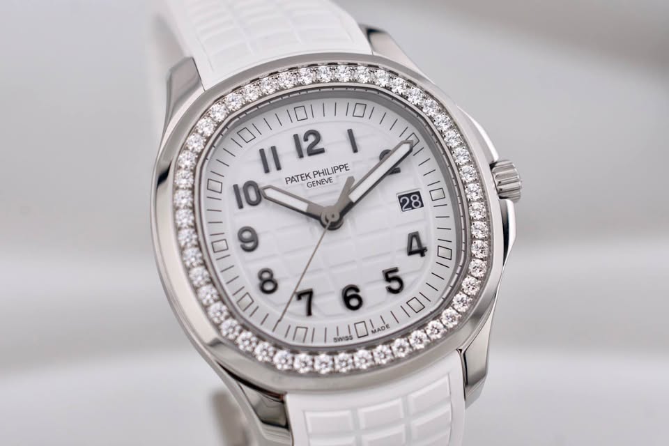 Patek Philippe Aquanaut Luce Factory Diamond Bezel White Dial 5267/200A-010 2022