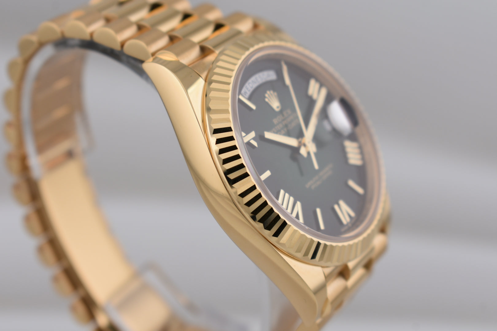 Rolex Day Date 40 Yellow Gold Ombré Green Dial 228238 2025