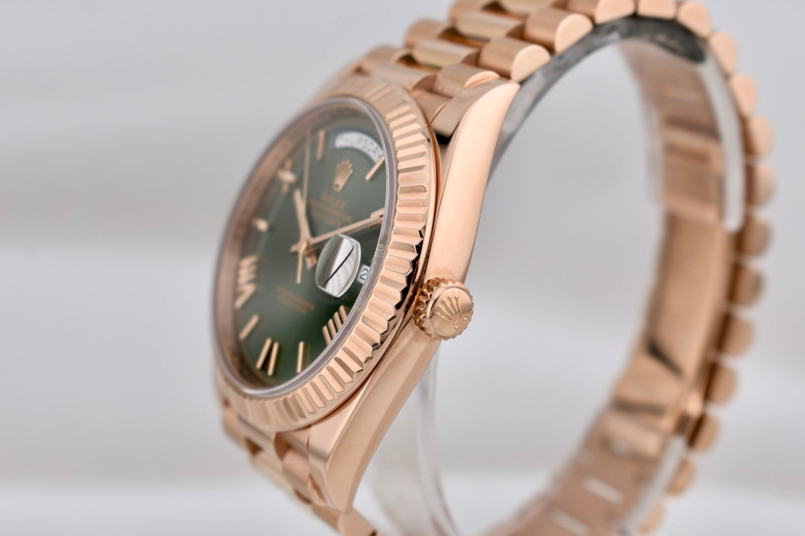 Rolex Day Date 40 Olive Dial Everose Gold 228235 2024