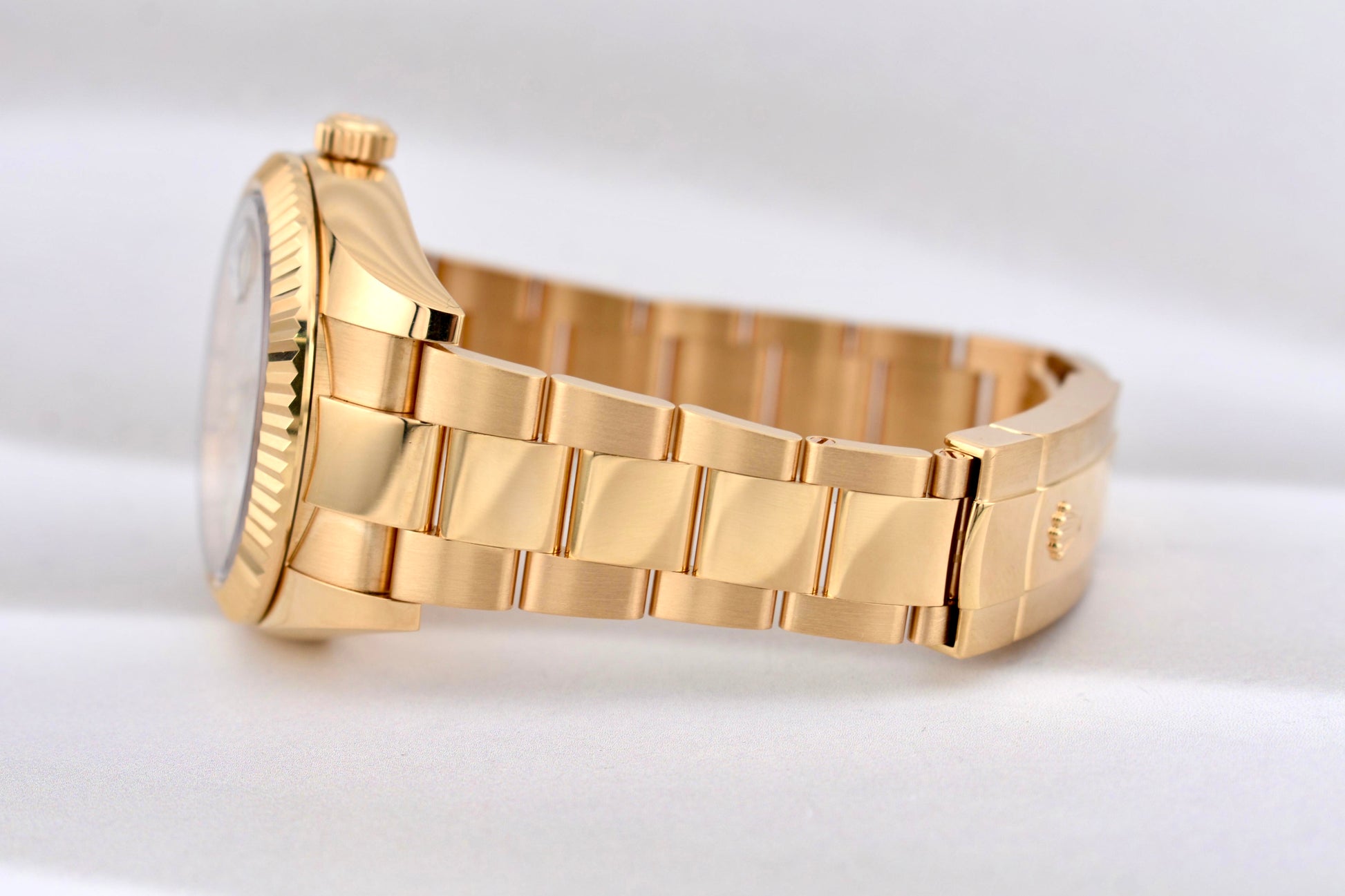 Rolex Sky Dweller Yellow Gold White Dial Oyster Band 326938 2022