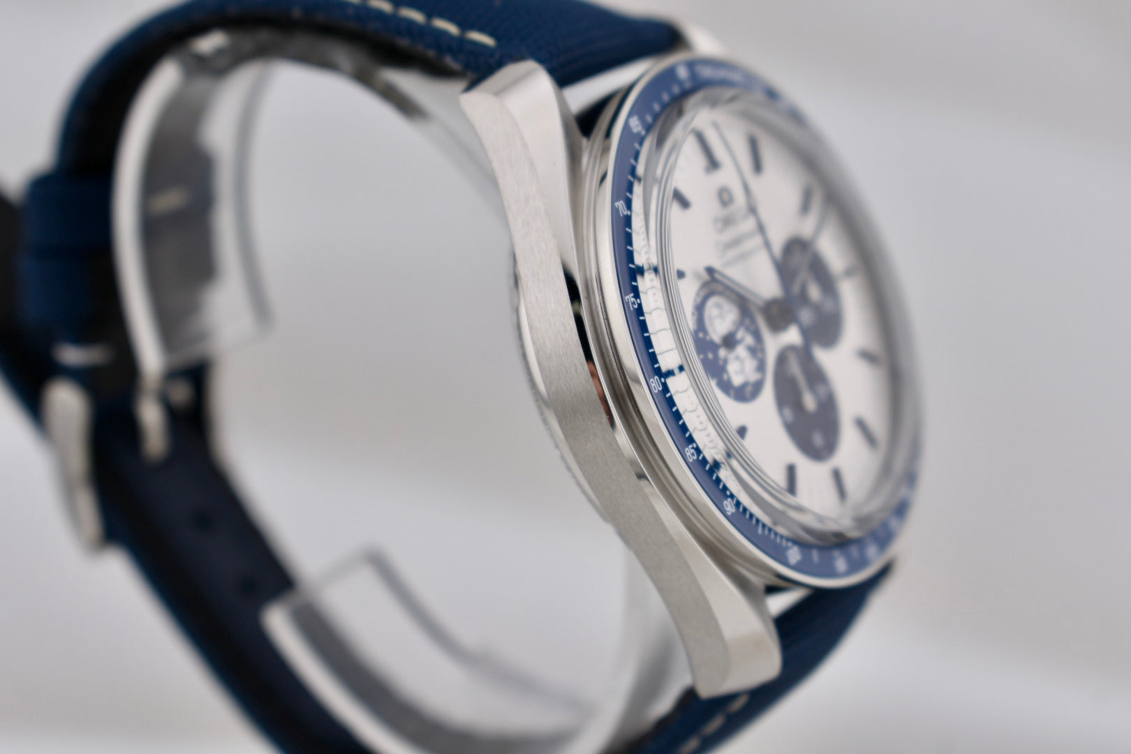 Omega Speedmaster Anniversary 'Silver Snoopy Award' 310.32.42.50.02.001 2025