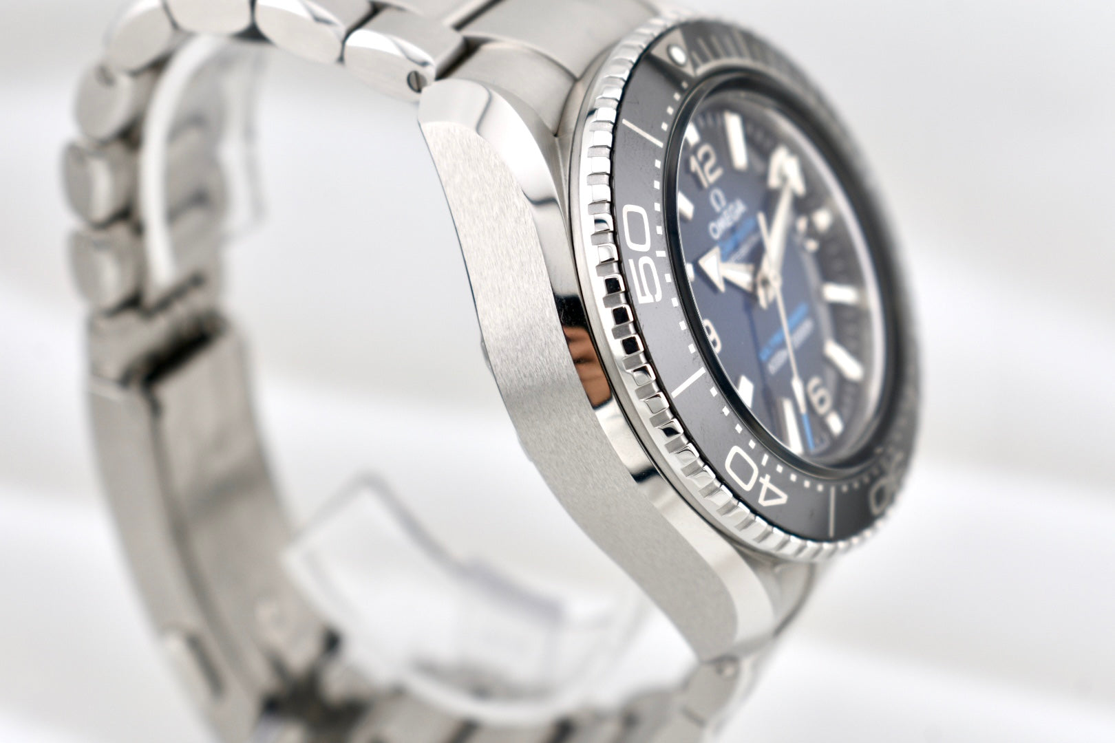 Omega Seamaster Ultra Deep 6000M Planet Ocean 215.30.46.21.03.001 2023
