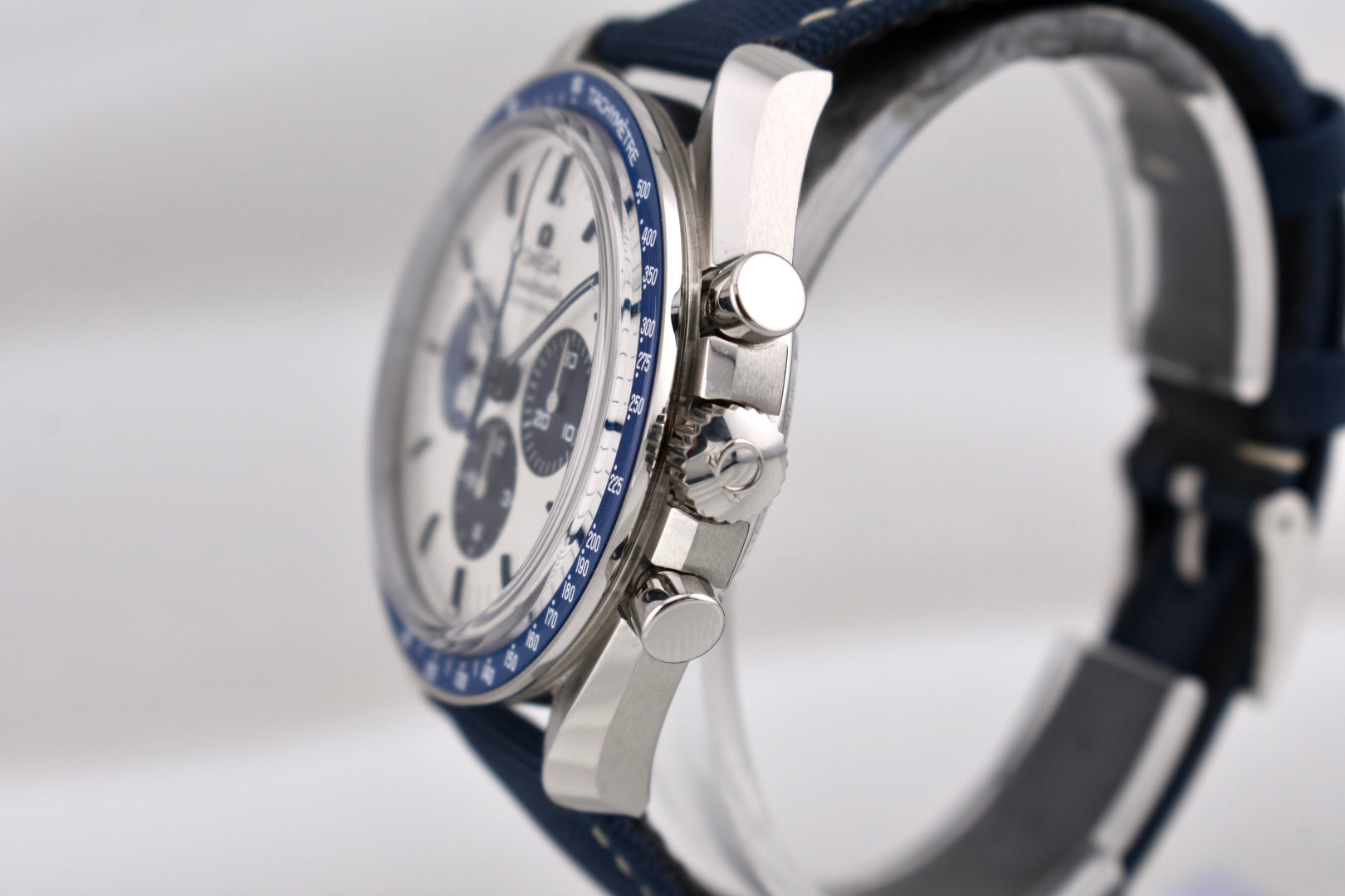 Omega Speedmaster 'Snoopy' Ceramic 310.32.42.50.02.001 2024