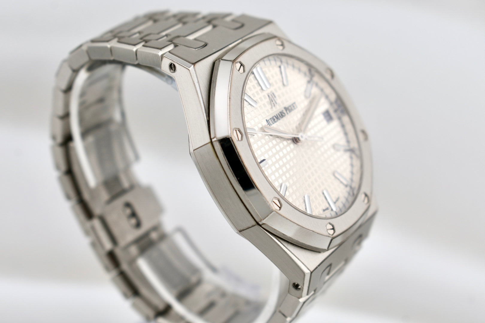 Audemars Piguet Royal Oak 41mm Silver Dial 15500ST 2022