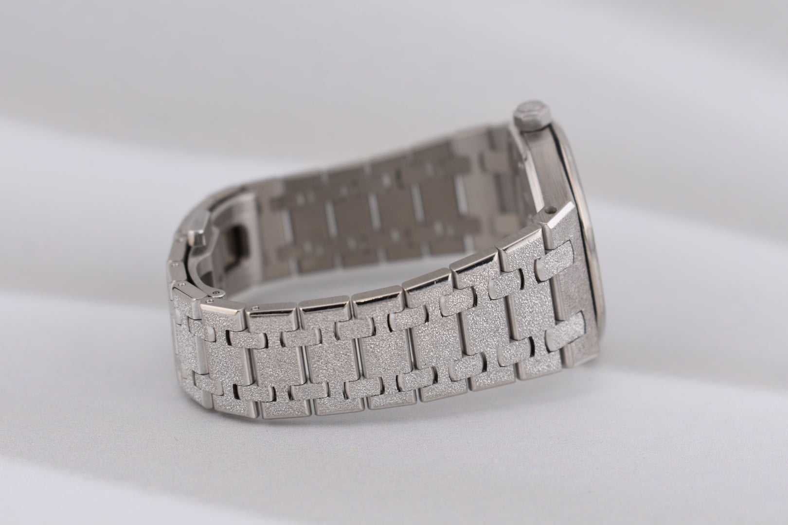Audemars Piguet Royal Oak Lady 18K White Gold Silver Dial 67653BC 2020