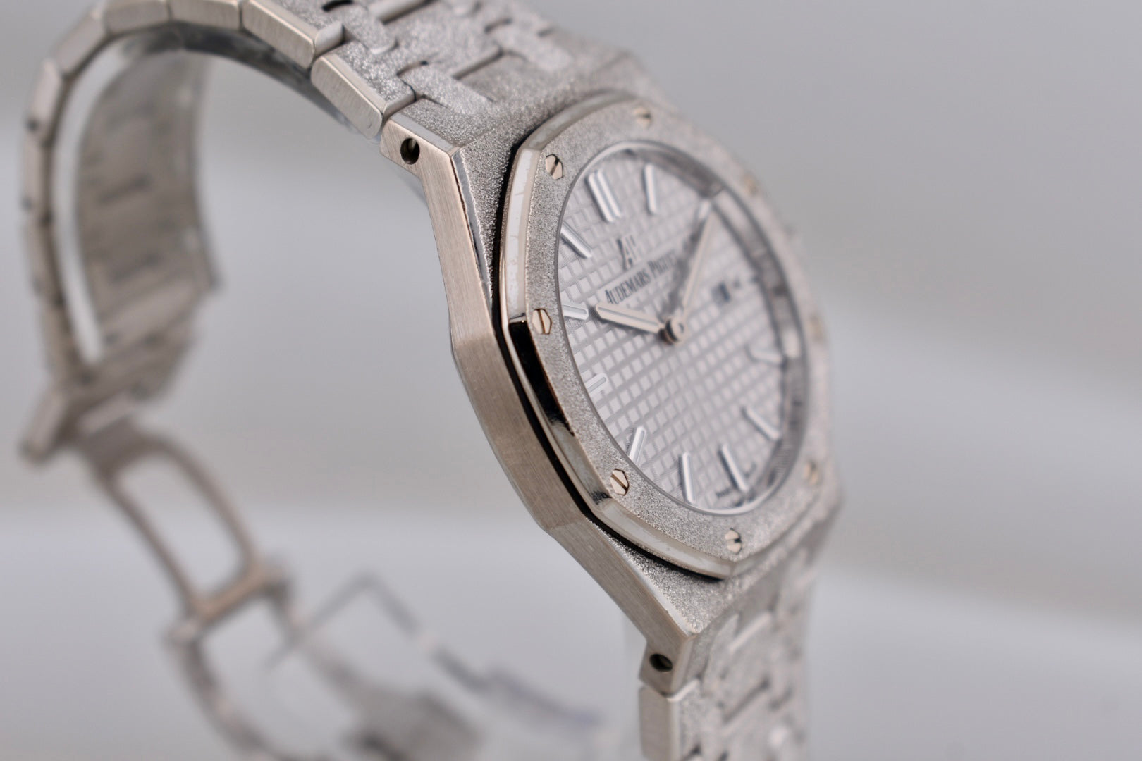 Audemars Piguet Royal Oak Lady 18K White Gold Silver Dial 67653BC 2020