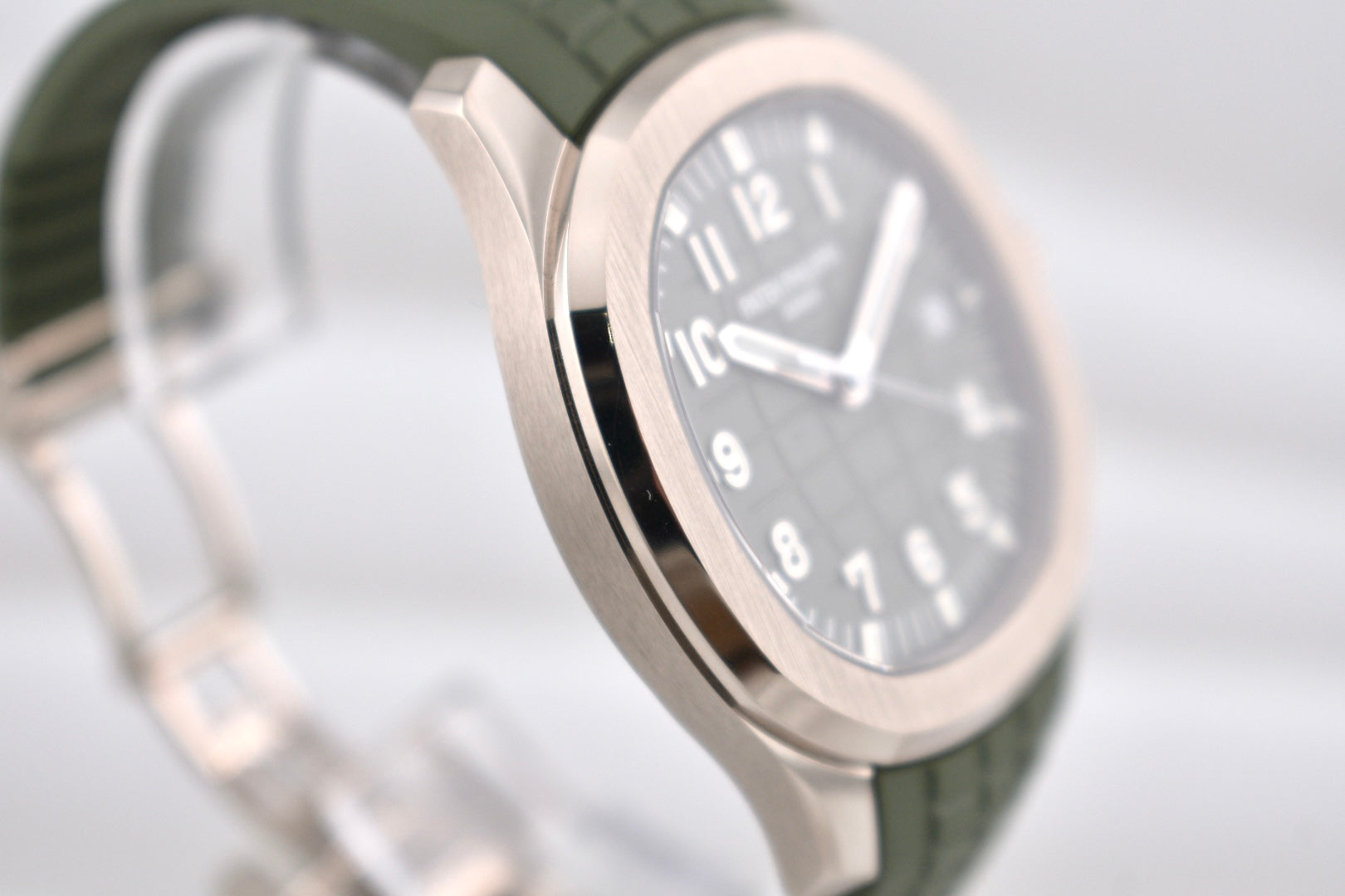 Patek Philippe Aquanaut White Gold Green Dial 5168G-010 2024