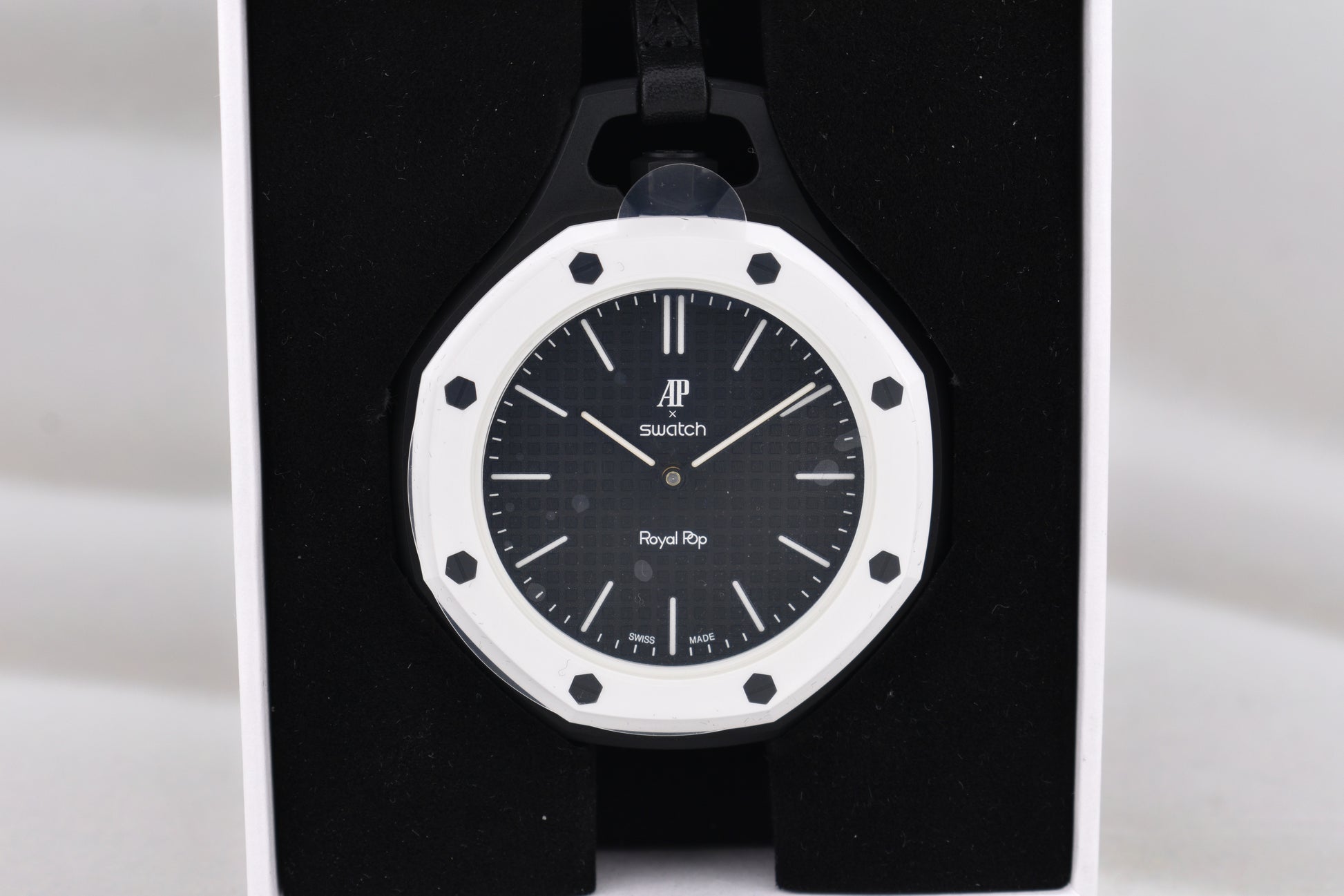 Audemars Piguet x Swatch Royal Pop Ocho Negro 2026