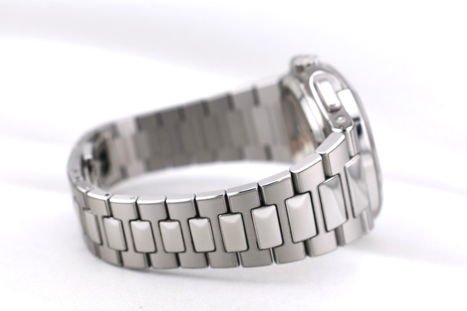 Patek Philippe Nautilus Travel Time Chronograph Blue Dial 5990 2025