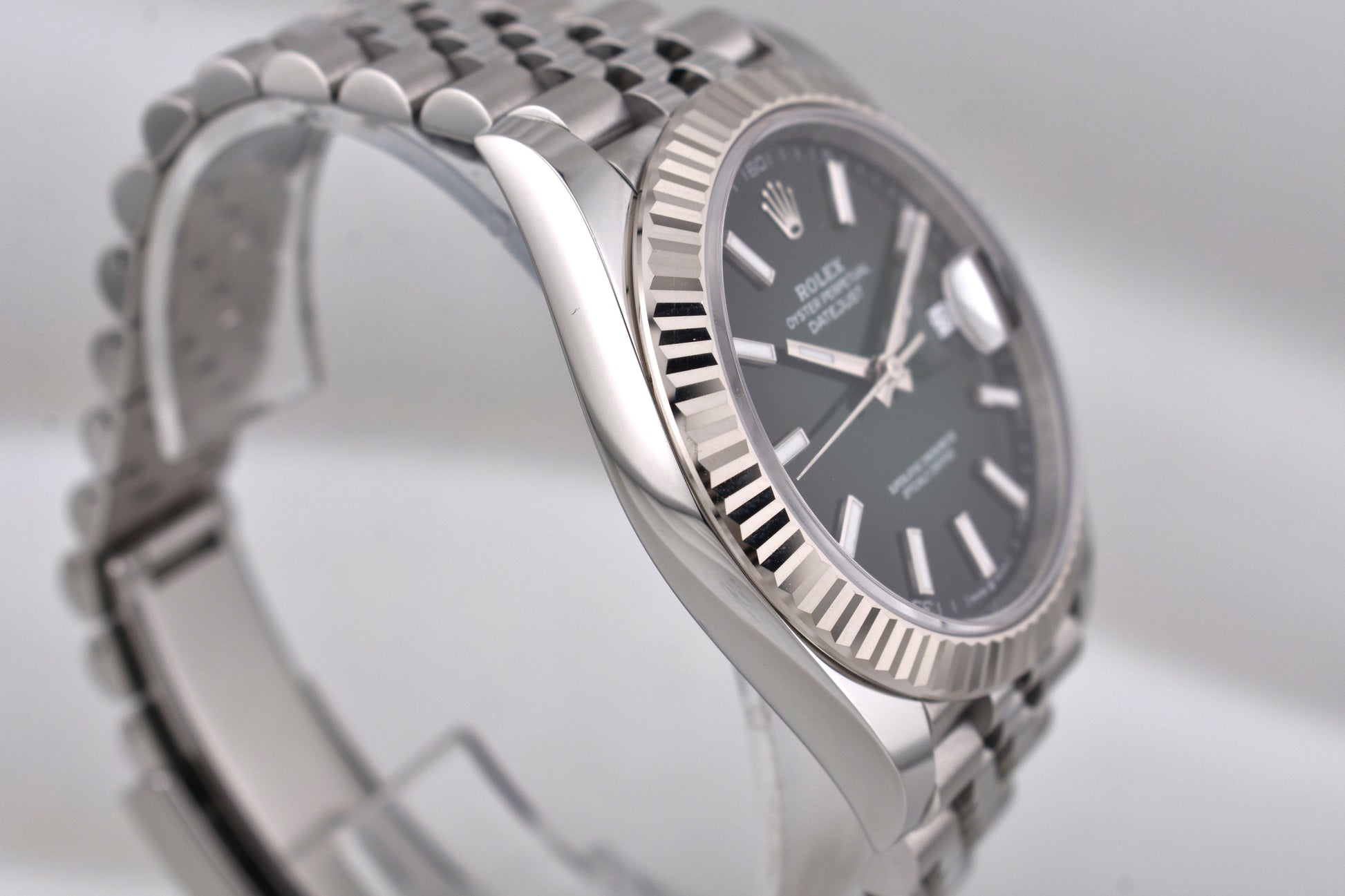 Rolex Datejust 41 Ombre Green Index Dial Jubilee Band 126334 2026
