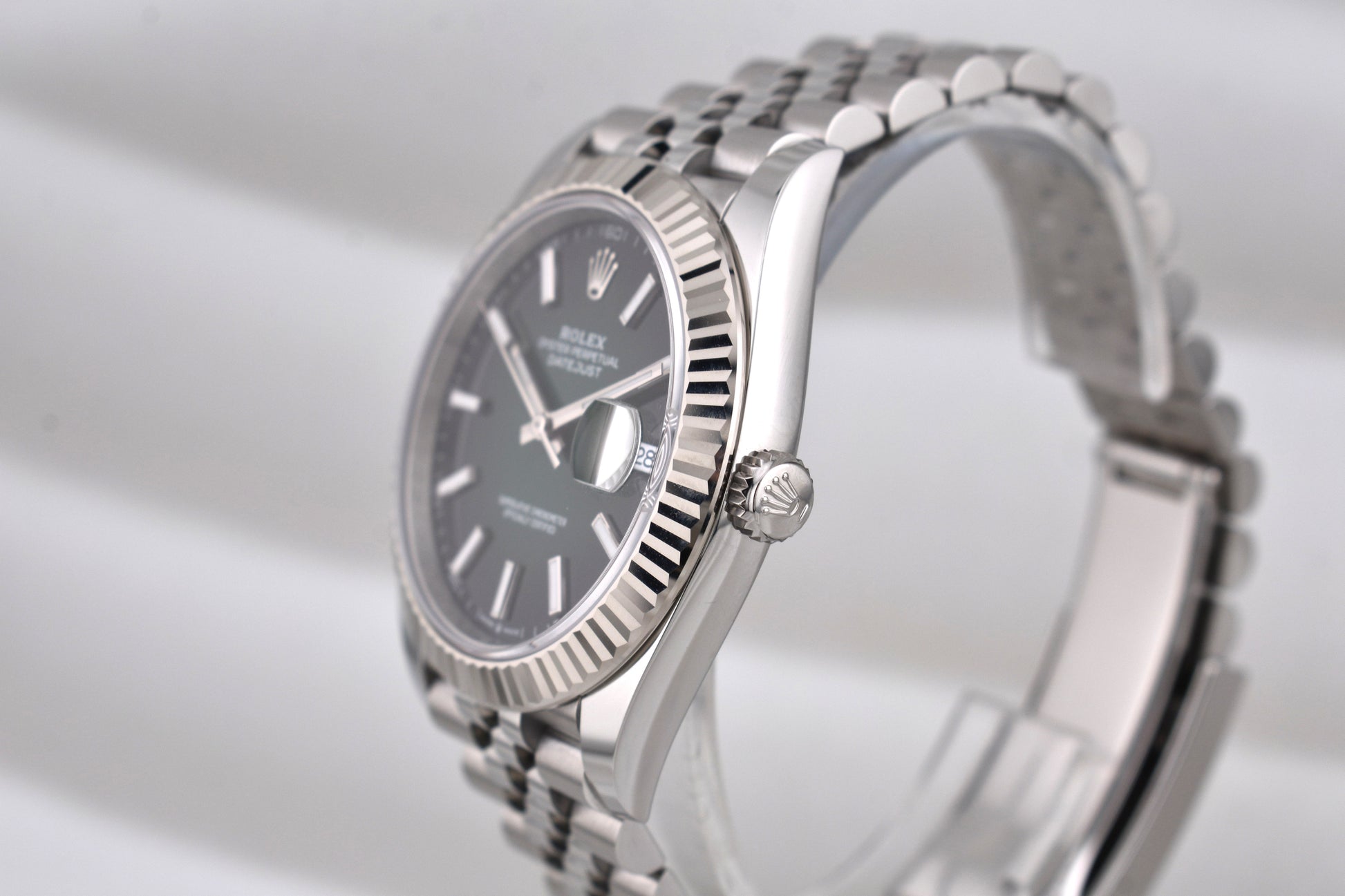 Rolex Datejust 41 Ombre Green Index Dial Jubilee Band 126334 2026