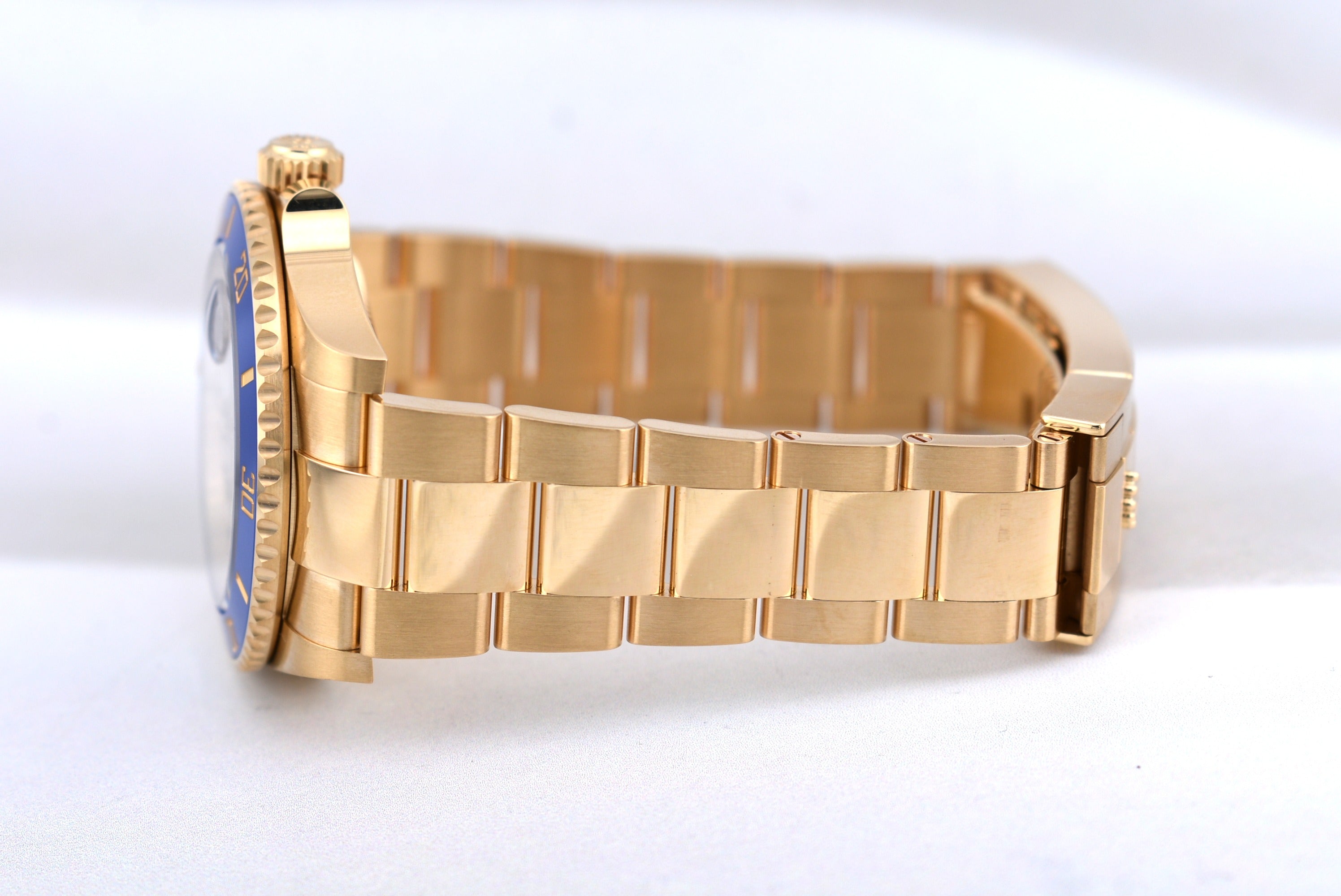 Rolex Submariner Date Yellow Gold Bluesy 126618LB 2026