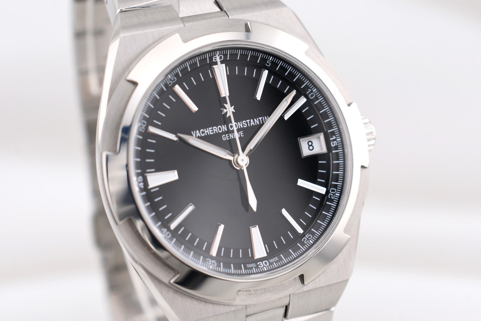 Vacheron Constantin Overseas Black Dial 4520V/210A-B483 2025