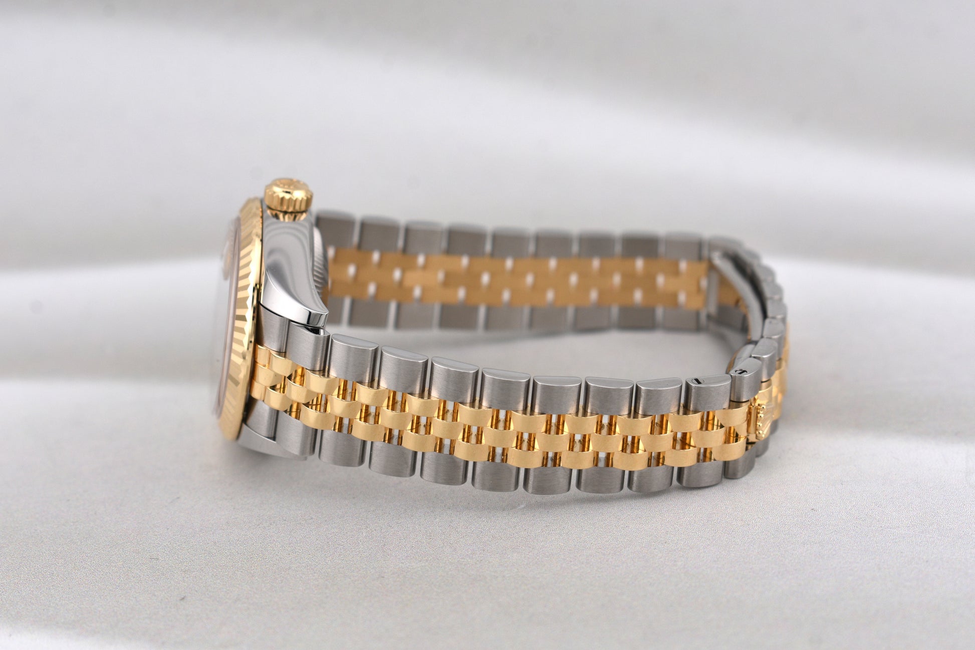 Rolex Lady Datejust 28 Champagne Roman Dial 279173 2026