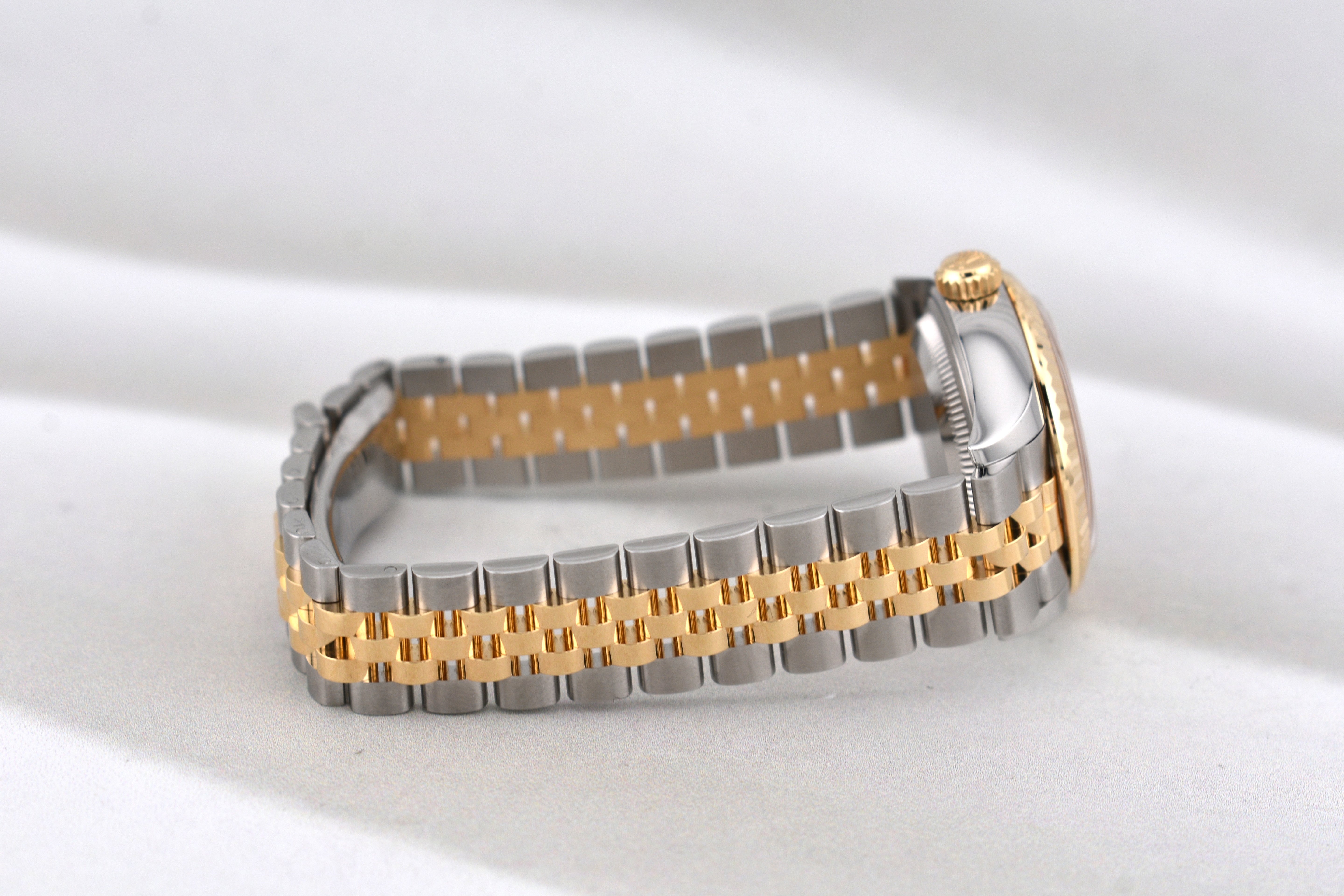 Rolex Lady Datejust 28 Champagne Roman Dial 279173 2026