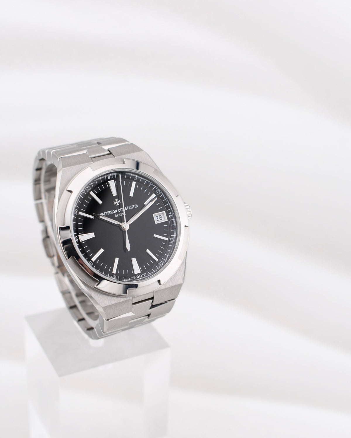 Vacheron Constantin Overseas Black Dial 4520V/210A-B483 2025