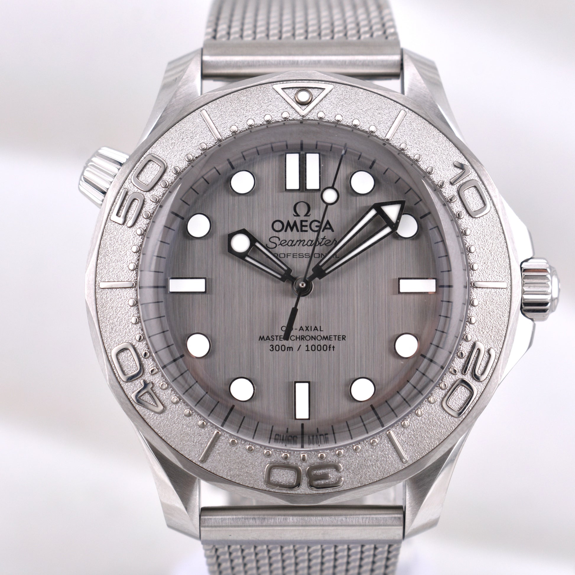 Omega Seamaster Diver 300m Grey Dial 2026