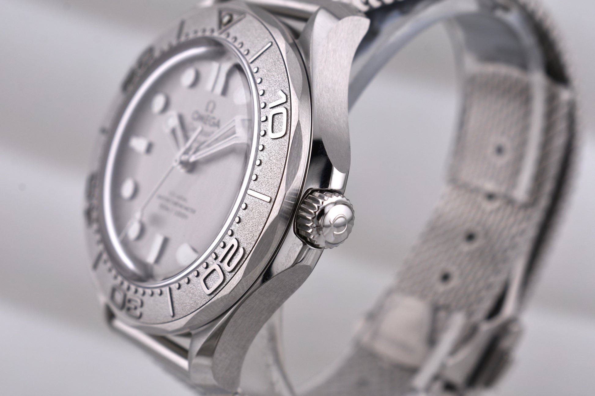 Omega Seamaster Diver 300m Grey Dial 2026