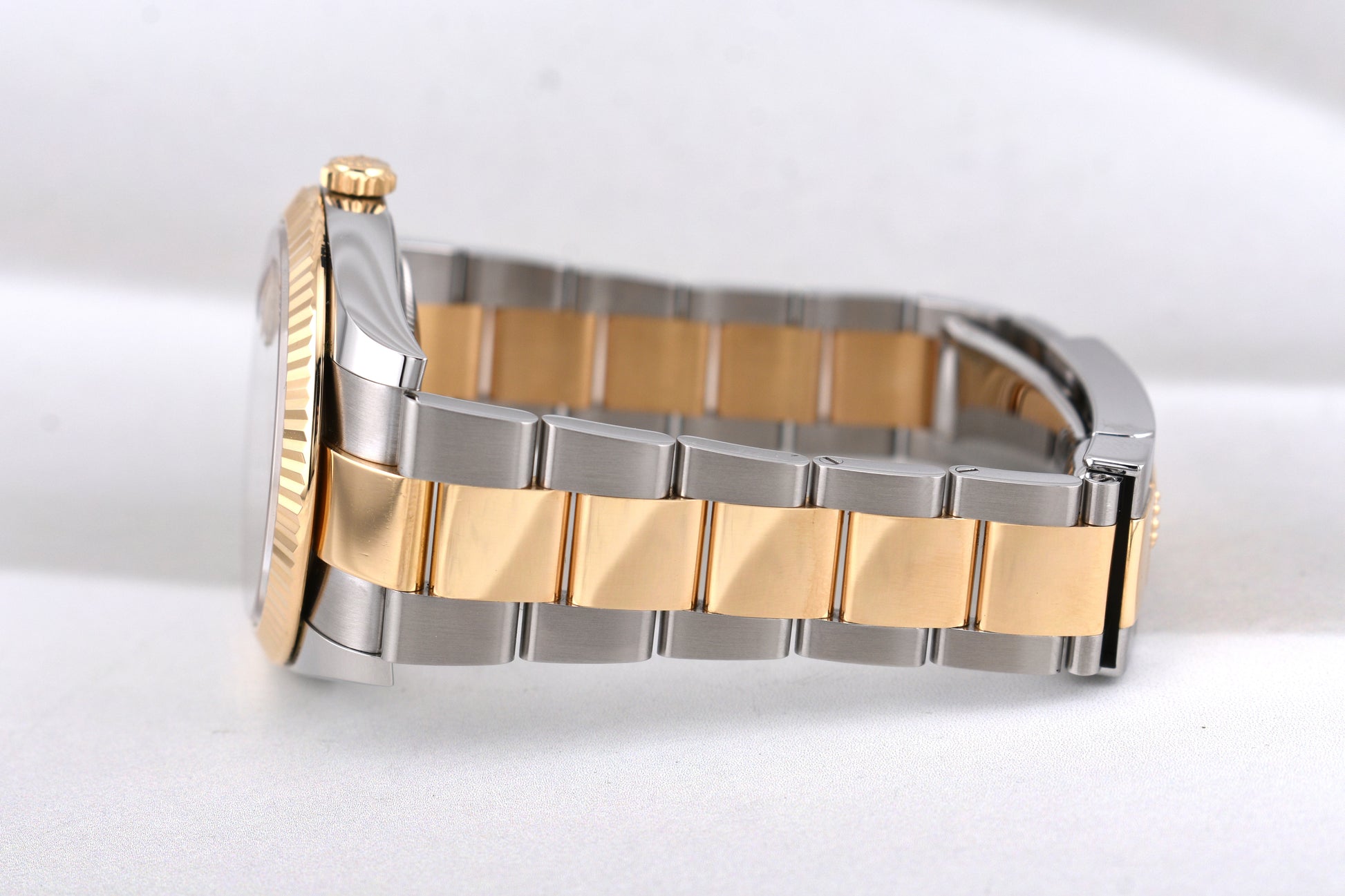 Rolex Datejust 41 Champagne Dial Oyster Band 126333 2025