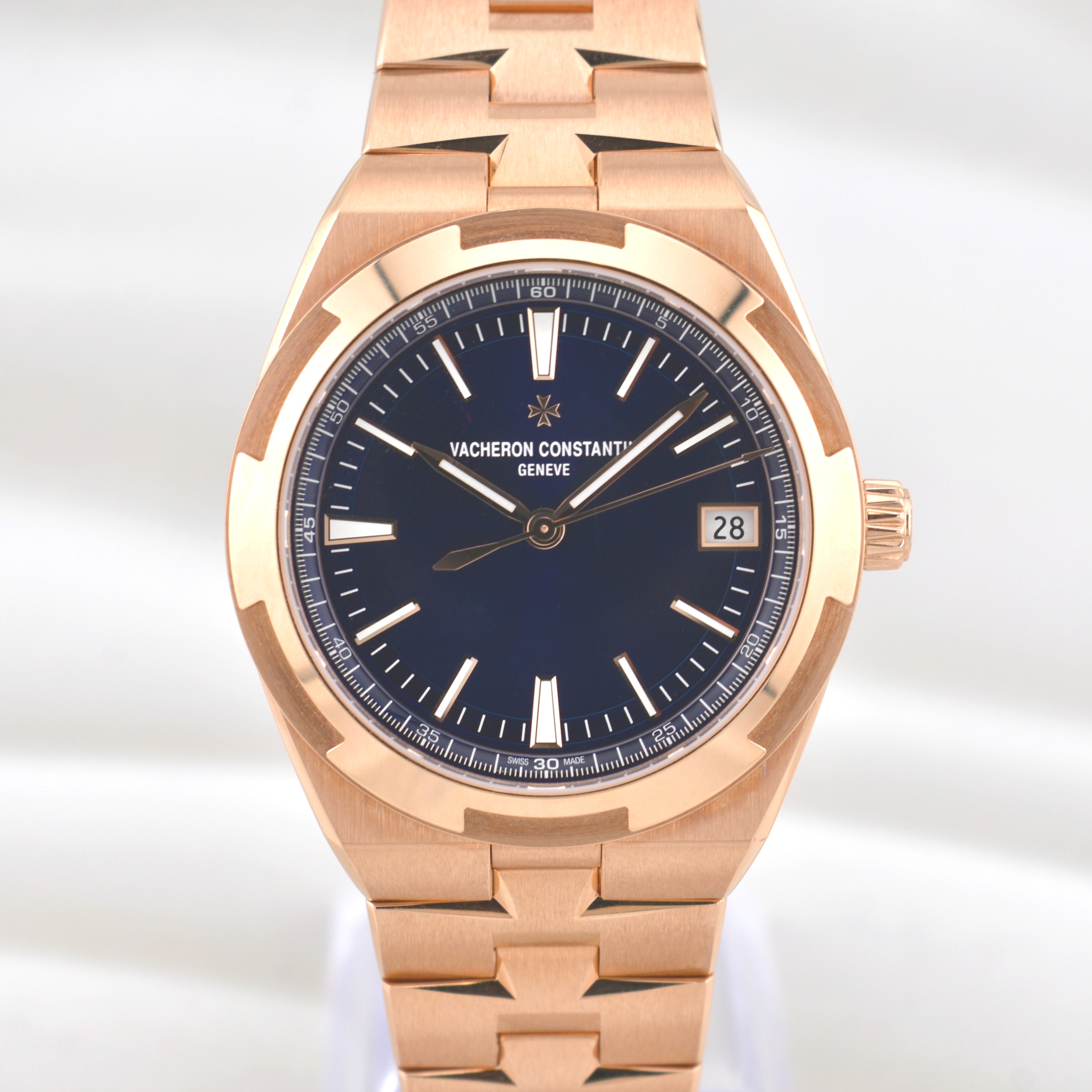 Vacheron Constantin Overseas Rose Gold Blue Dial 4520V/210R 2025