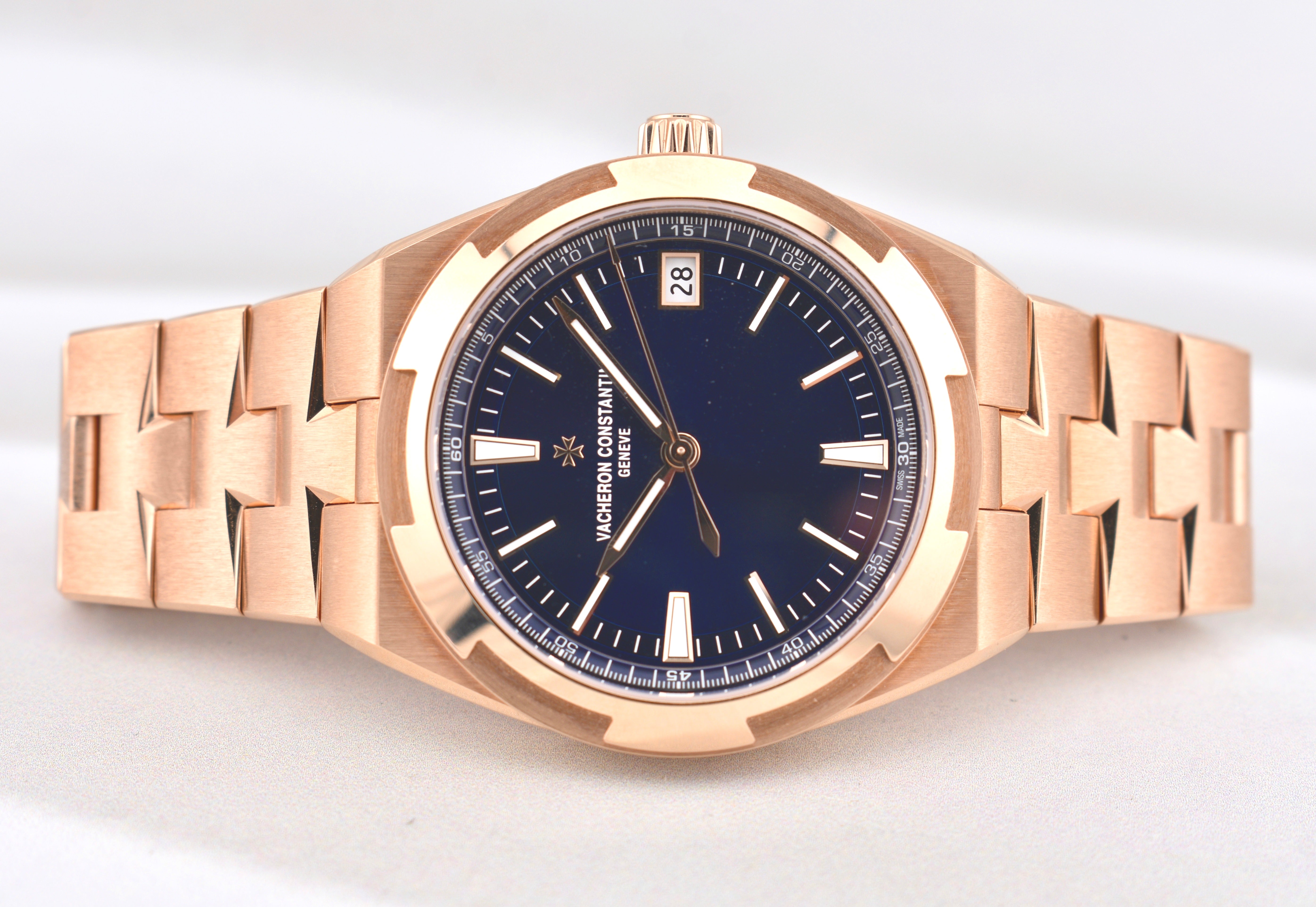 Vacheron Constantin Overseas Rose Gold Blue Dial 4520V/210R 2025