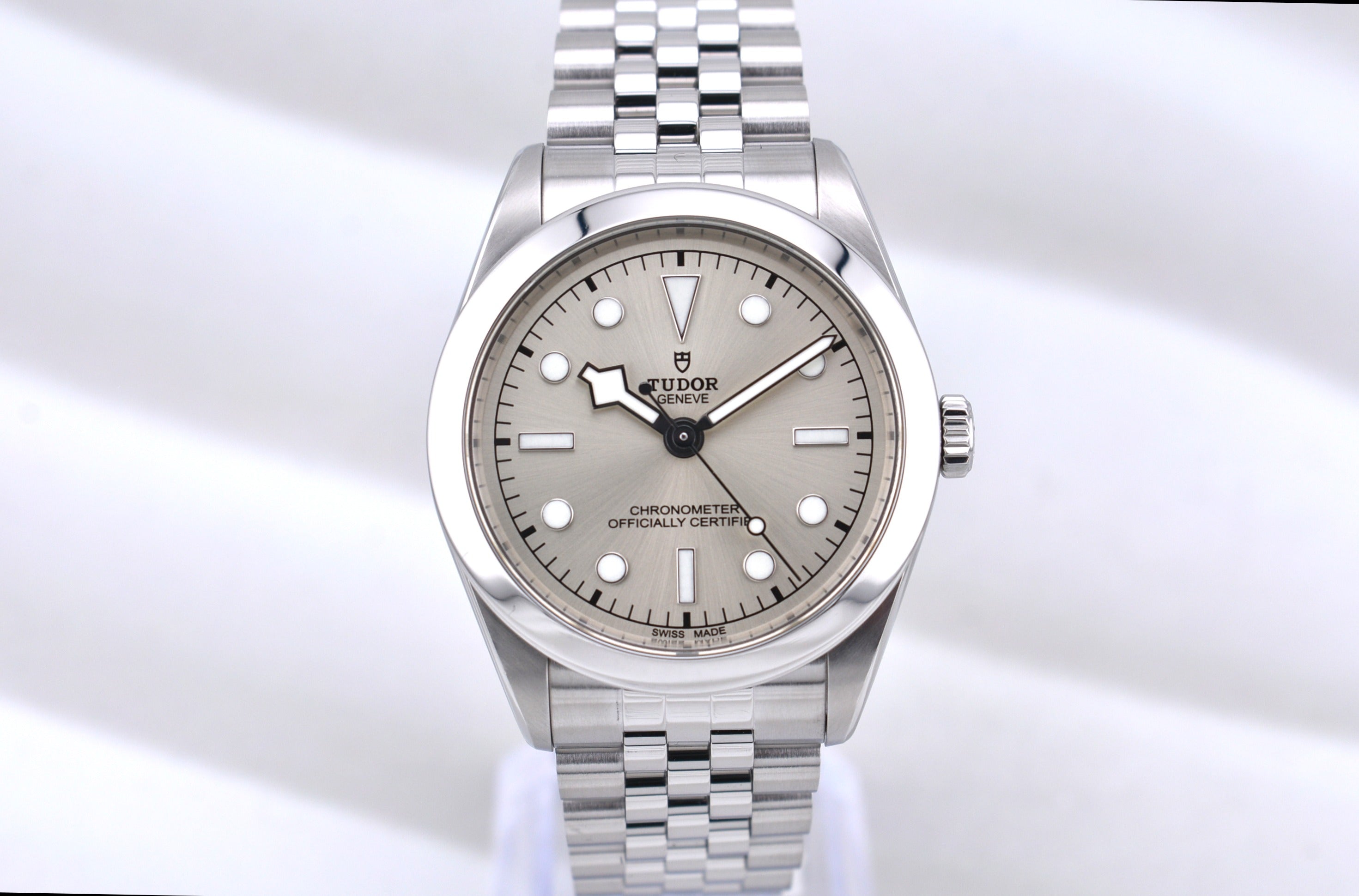 Tudor Black Bay 39 Light Champagne Dial Jubilee Band 79660 2024