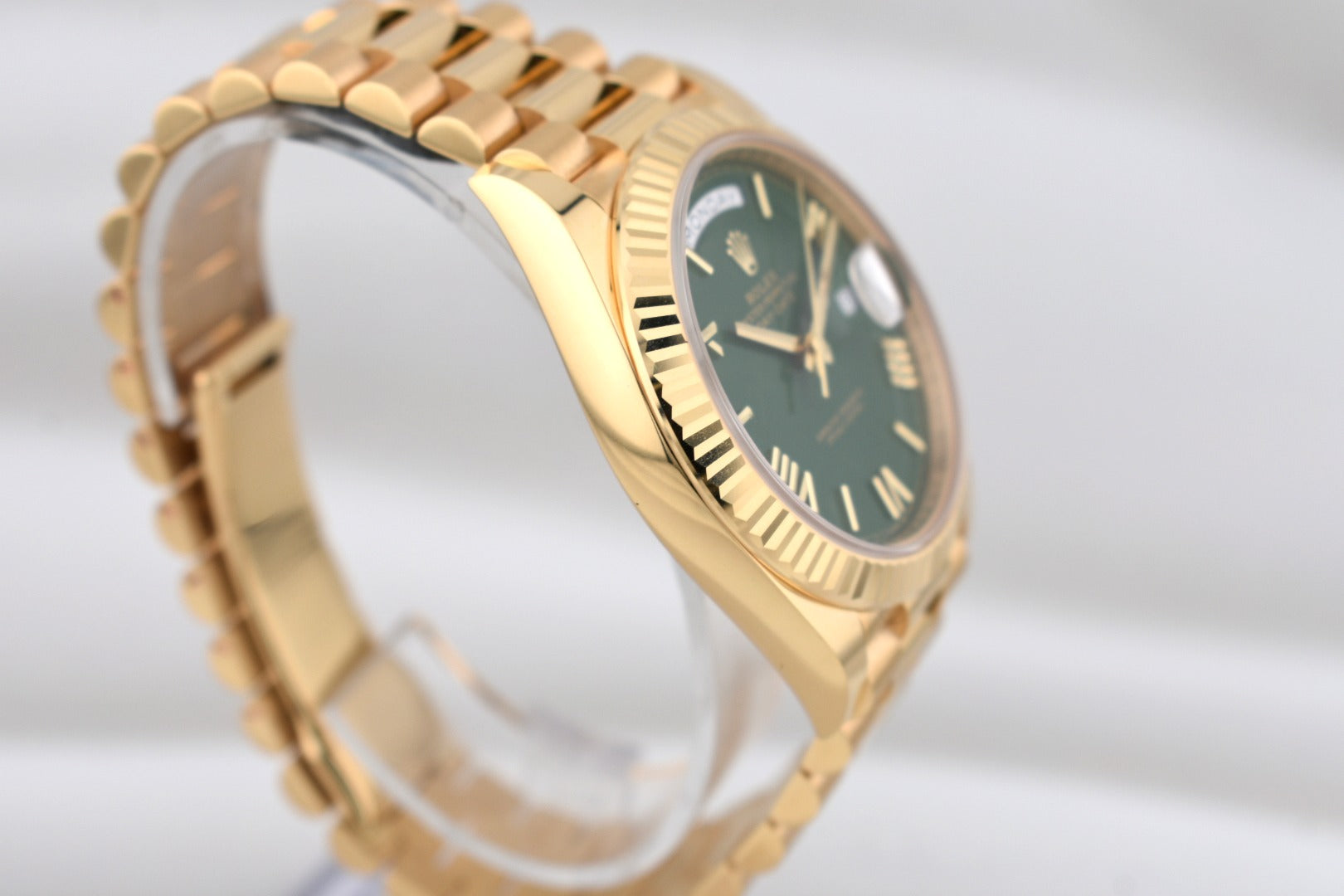 Rolex Day Date 40 Yellow Gold Money Green Dial 228238 2025