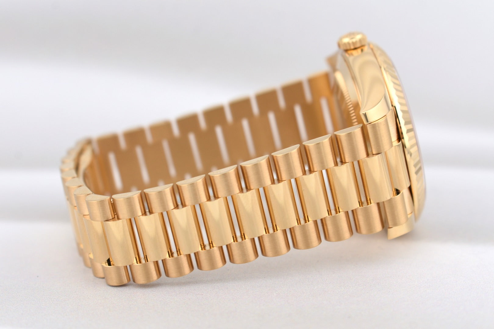 Rolex Day Date 40 Yellow Gold Money Green Dial 228238 2025
