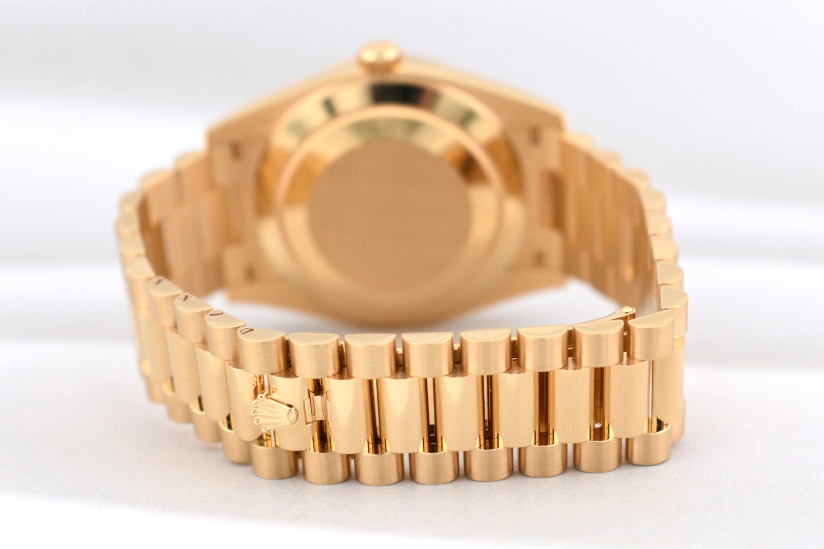 Rolex Day Date 40 Yellow Gold Money Green Dial 228238 2025