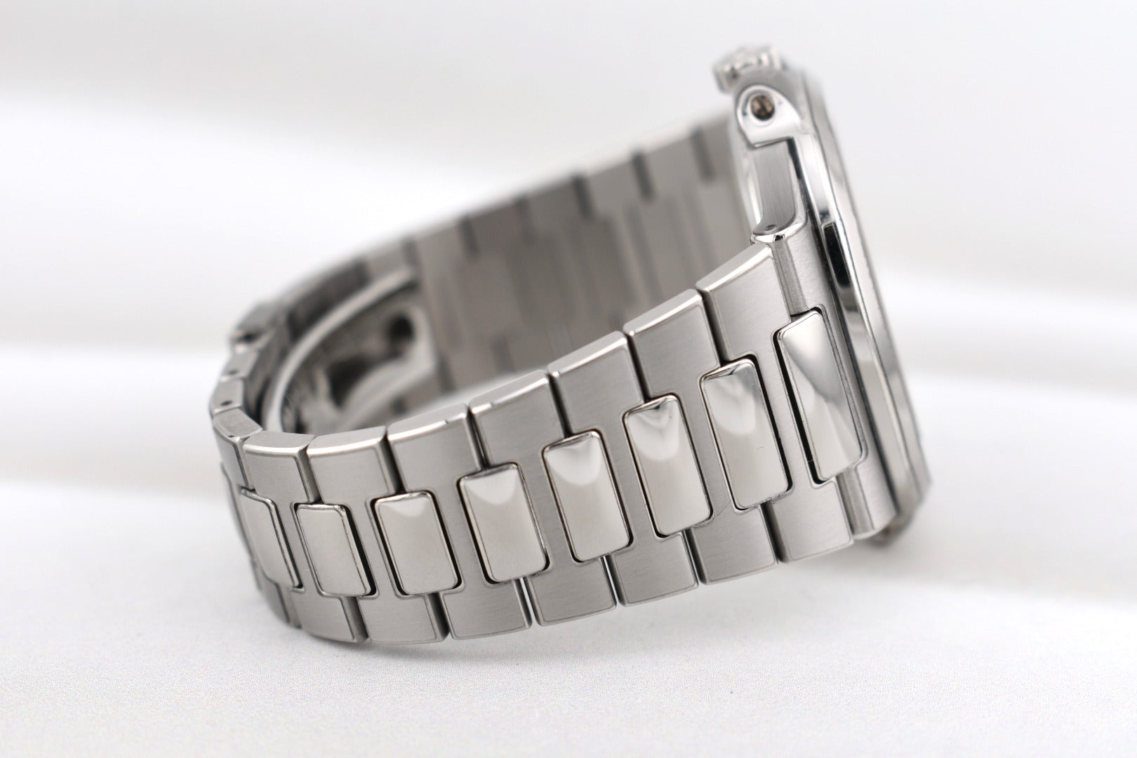 Patek Philippe Nautilus Blue Dial 5712/1A-001 2022