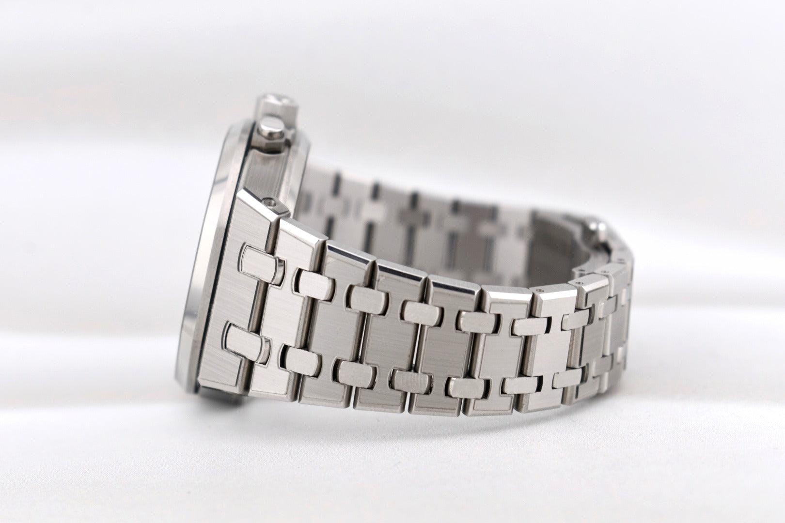 Audemars Piguet Royal Oak Chrono 'Blue Eyes' White Dial 26315ST 2020