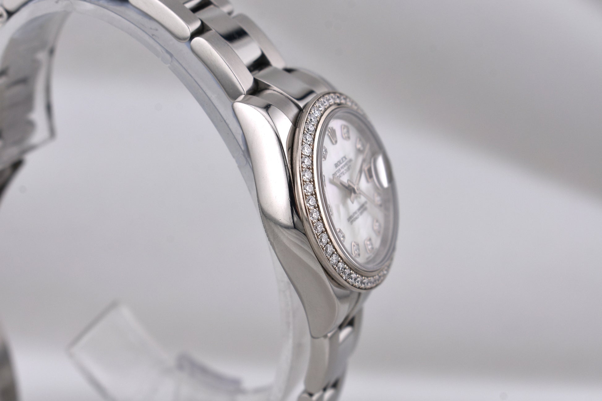 Rolex Lady Datejust 28 Mother of Pearl Diamond Dial Factory Diamond Bezel 179384RBR