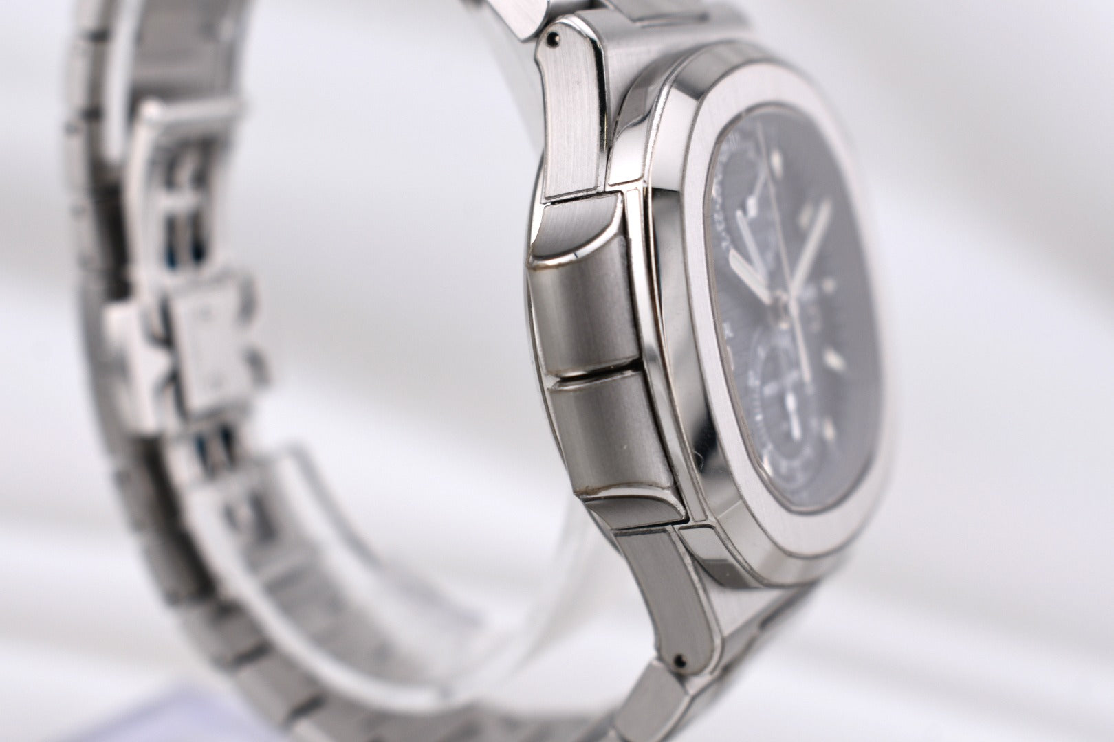 Patek Philippe Nautilus Travel Time Chronograph Blue Dial 5990 2025