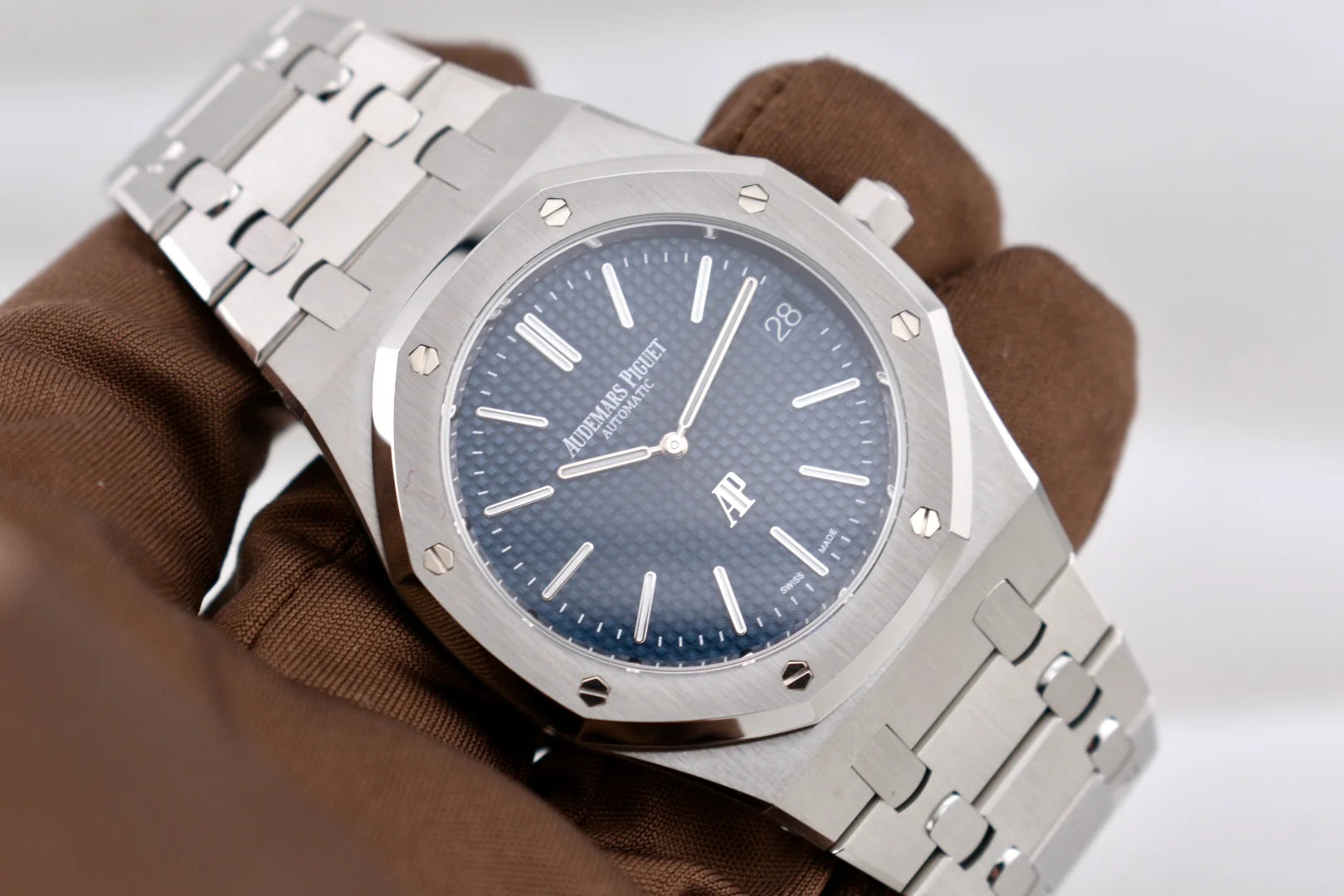 Audemars Piguet Royal Oak Jumbo Extra Thin 39mm Blue Dial 16202ST 08/2025